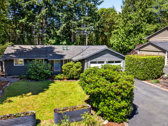 Updated Kirkland Rambler: 3 Beds, 1.75 Baths, Lake Washington Schools