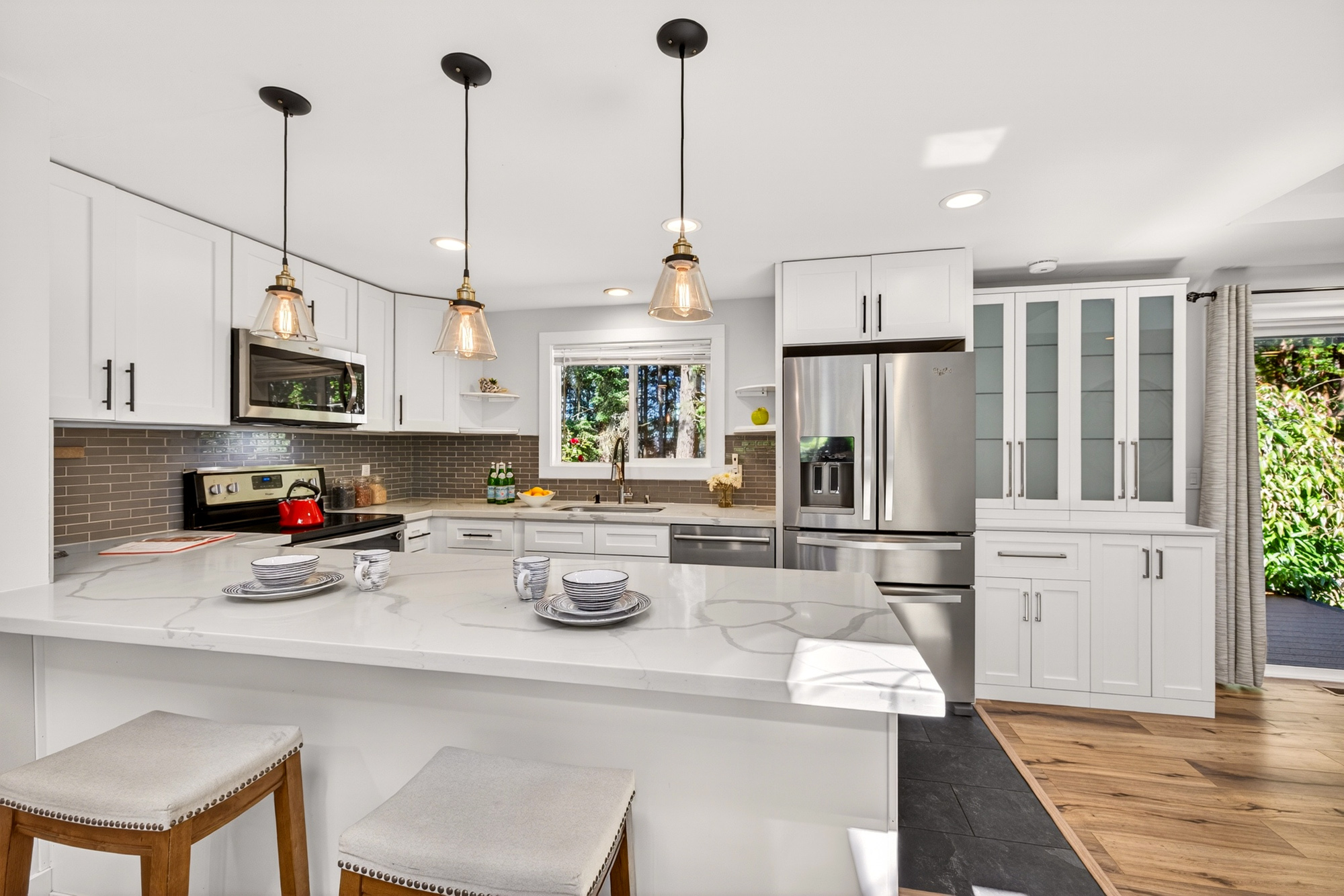 Updated Kirkland Rambler: 3 Beds, 1.75 Baths, Lake Washington Schools