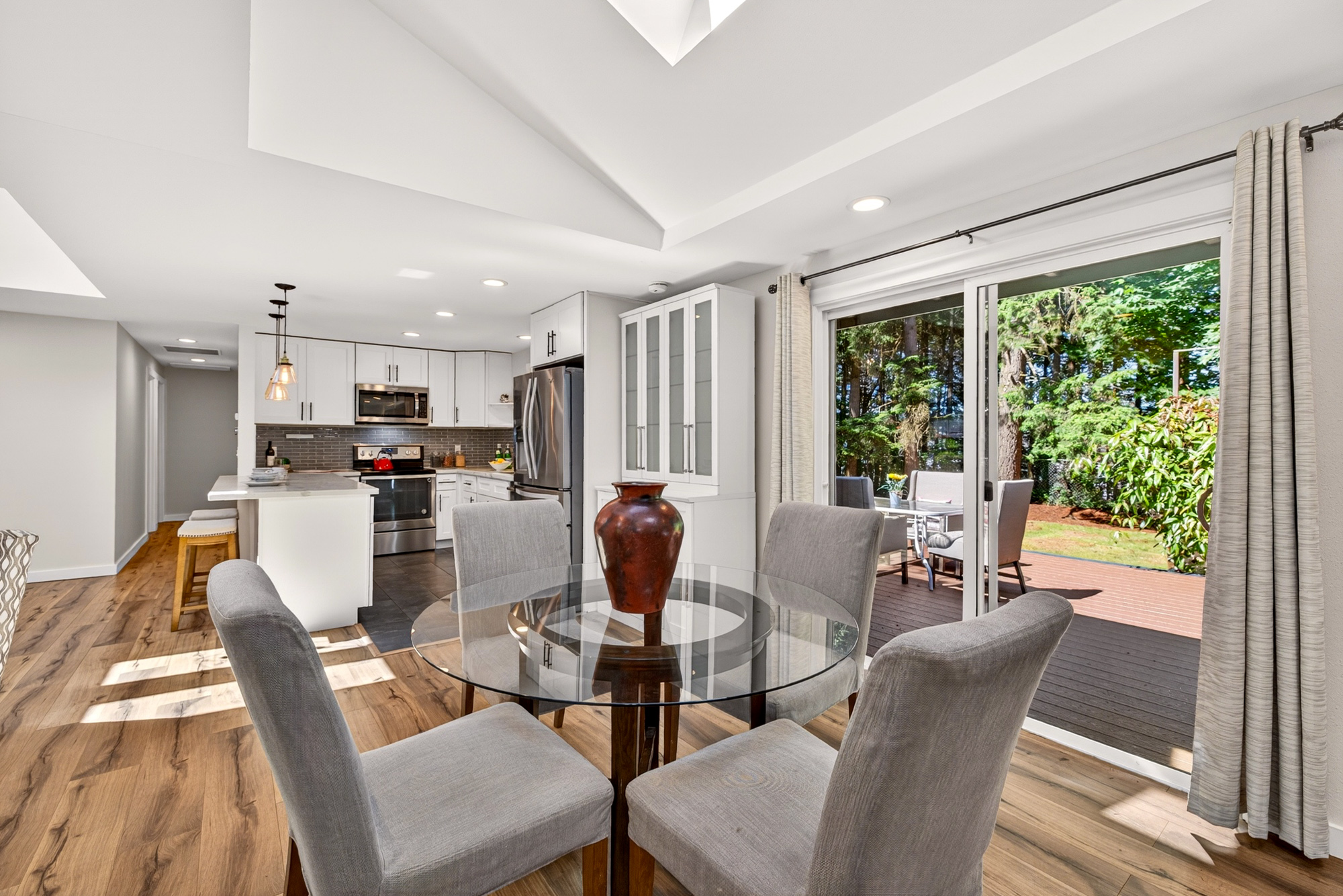 Updated Kirkland Rambler: 3 Beds, 1.75 Baths, Lake Washington Schools