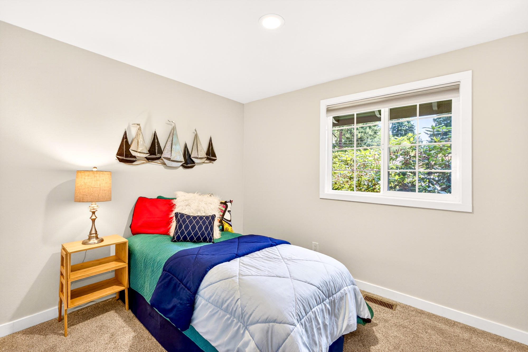 Updated Kirkland Rambler: 3 Beds, 1.75 Baths, Lake Washington Schools