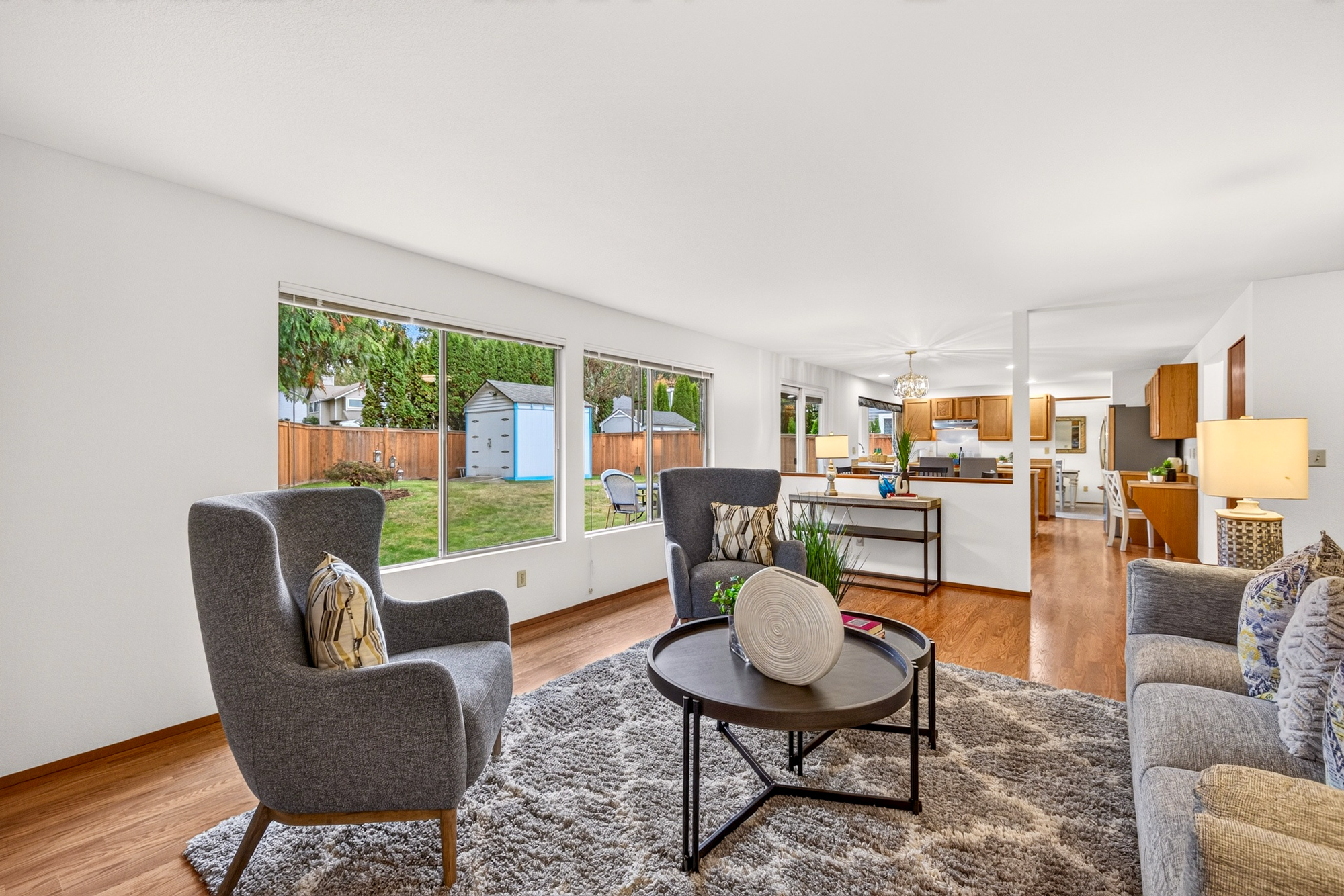 Redmond Two Story: 4 Bedrooms, Bonus Room, Central A/C, and a Private Fenced Yard in Northshore Schools