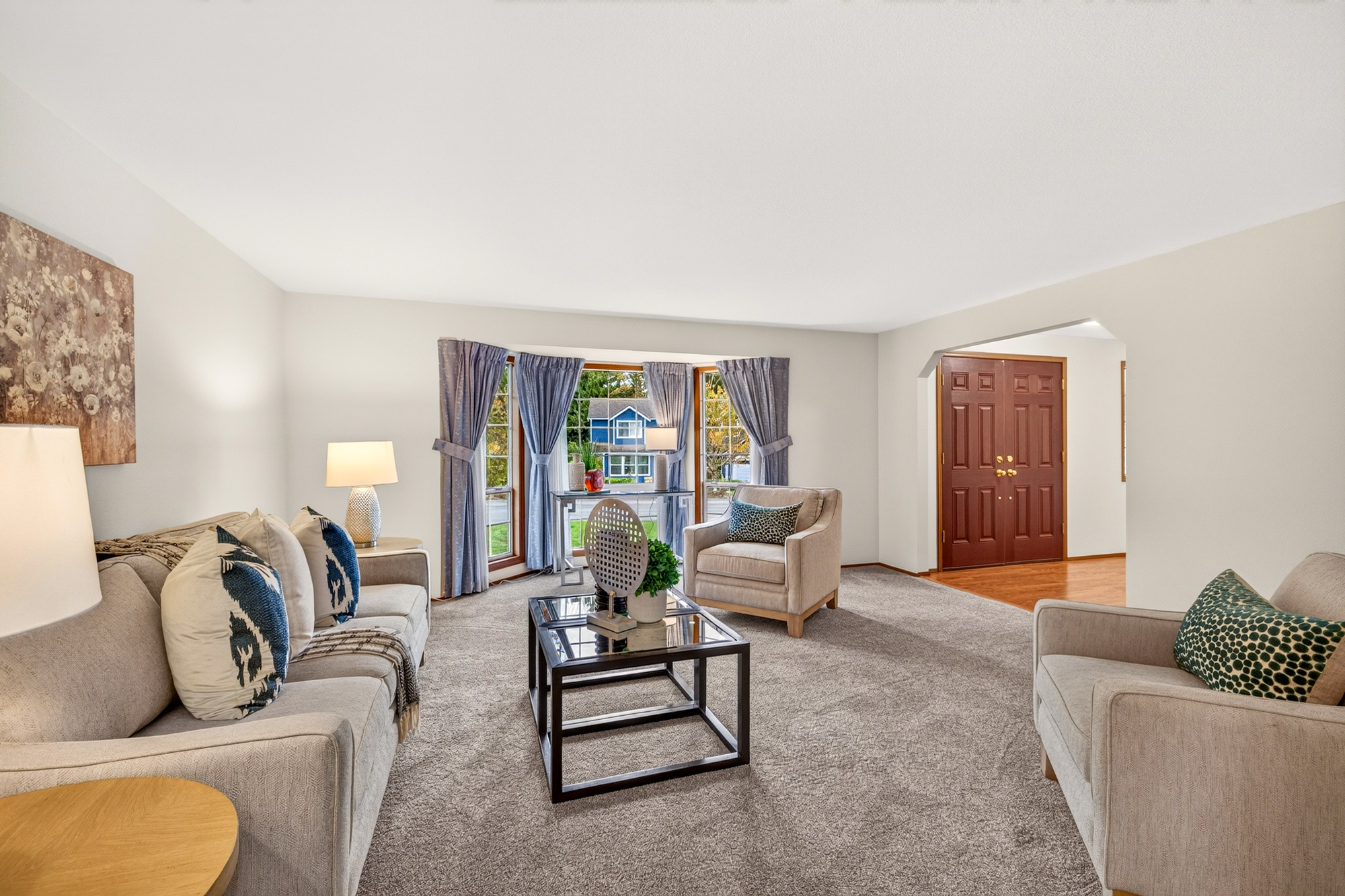 Redmond Two Story: 4 Bedrooms, Bonus Room, Central A/C, and a Private Fenced Yard in Northshore Schools