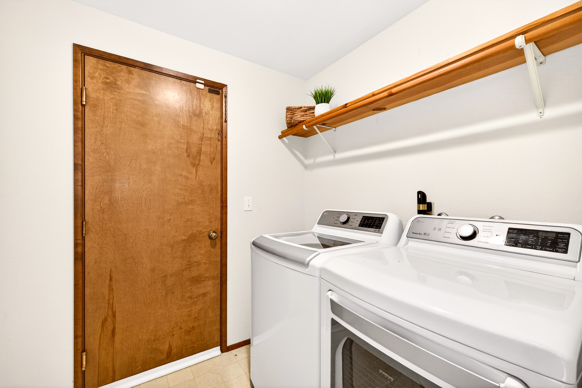 PENDING! Fully Updated 3 Bedroom Two Story Redmond Home with Modern Finishes & Sunny West-Facing Backyard