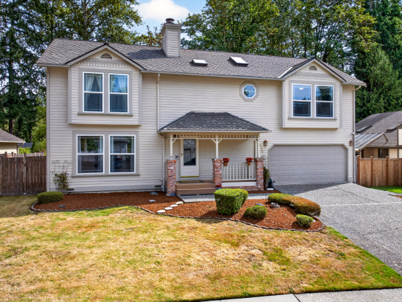 Beautiful Redmond 4-Bedroom Home with Bonus Room Overlooking Greenbelt