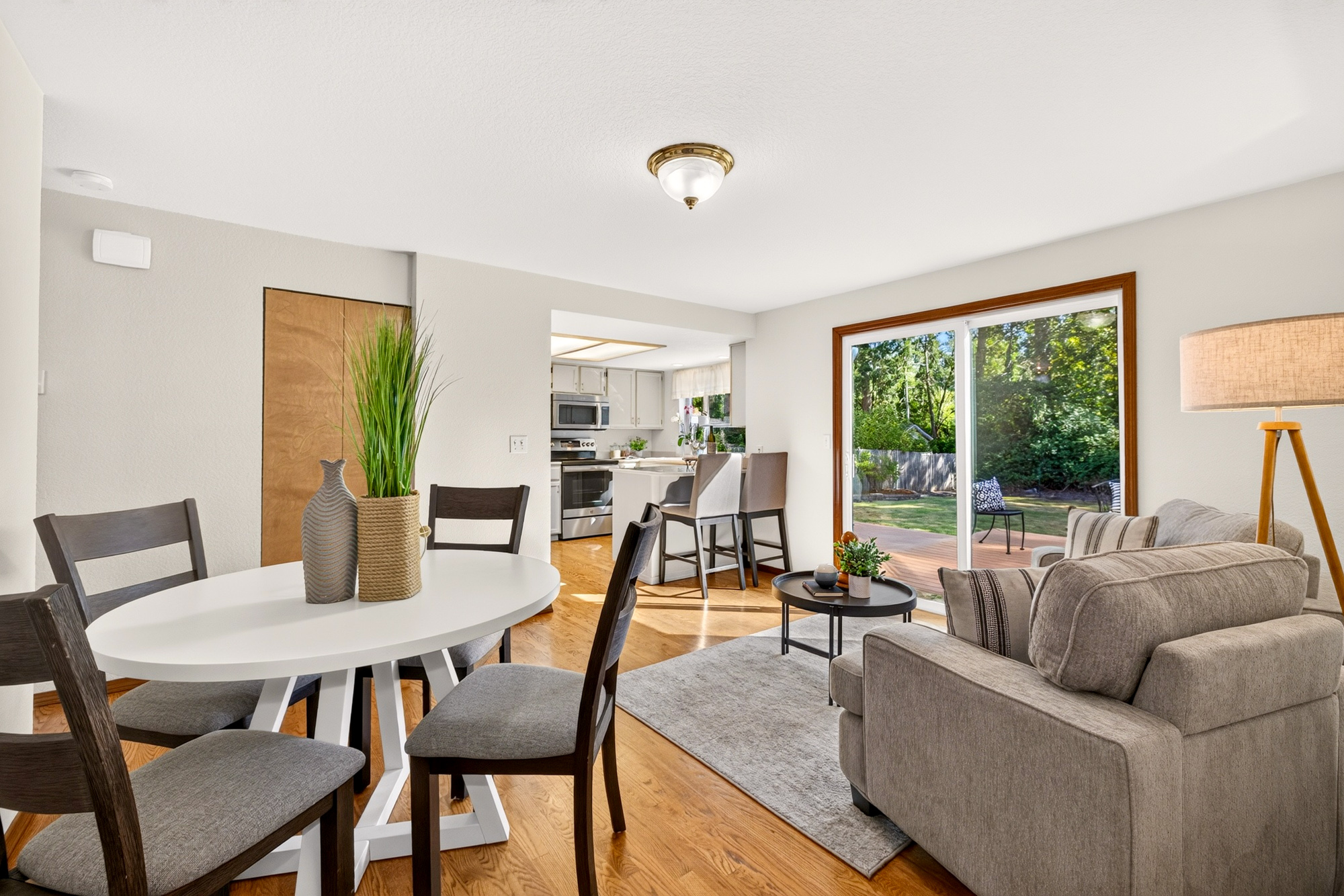 Beautiful Redmond 4-Bedroom Home with Bonus Room Overlooking Greenbelt