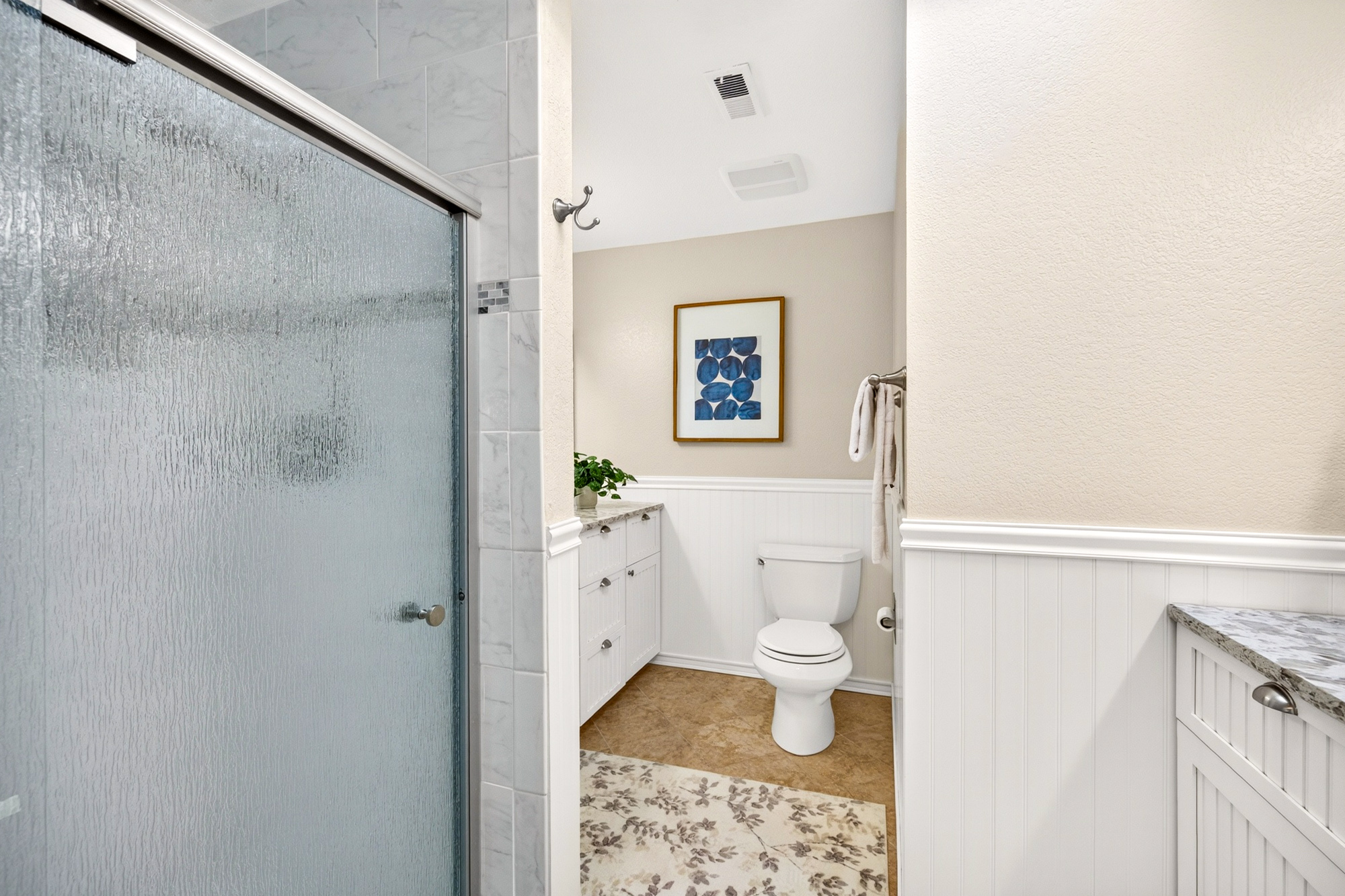 Beautiful Redmond 4-Bedroom Home with Bonus Room Overlooking Greenbelt