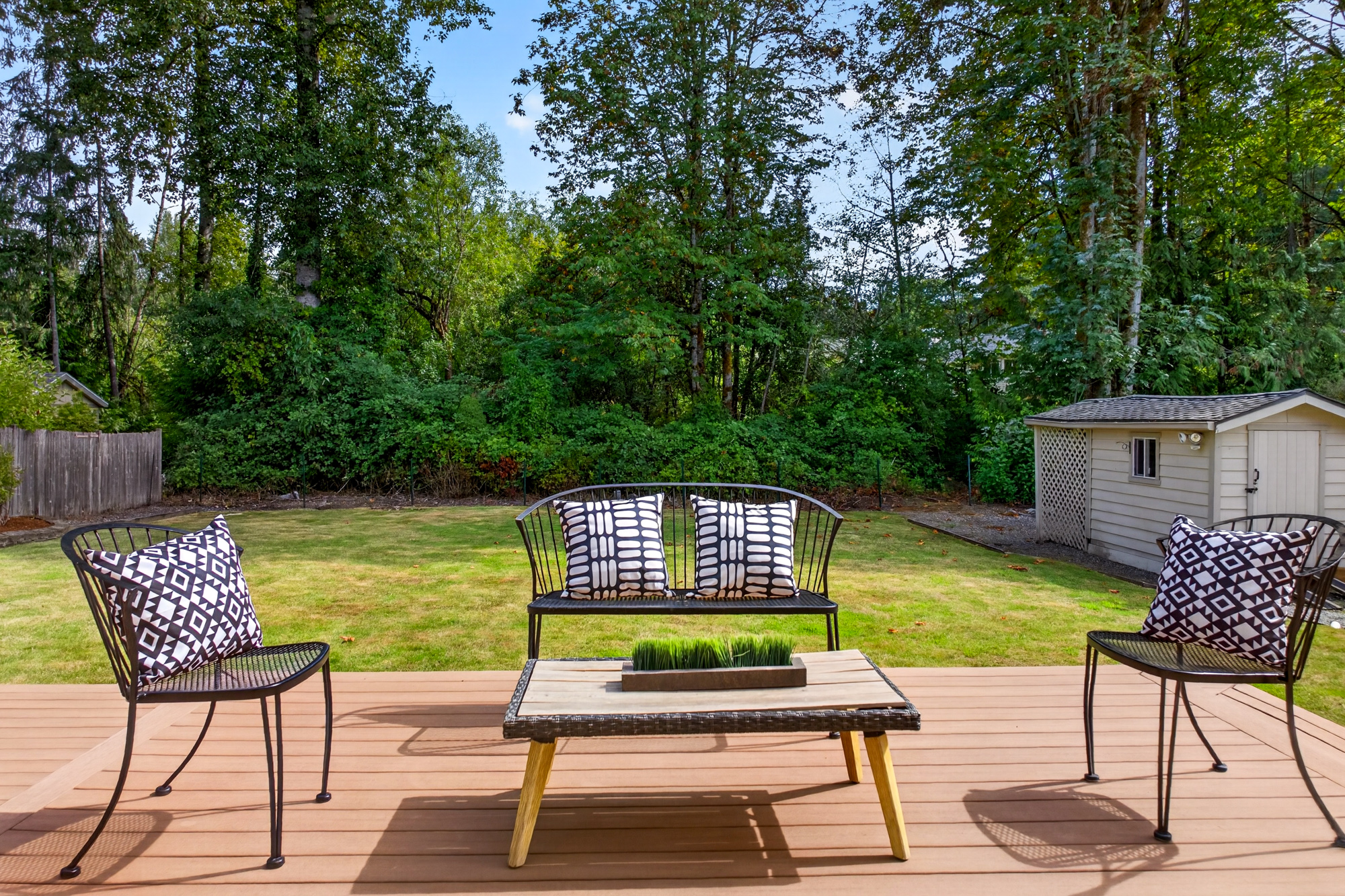 Beautiful Redmond 4-Bedroom Home with Bonus Room Overlooking Greenbelt