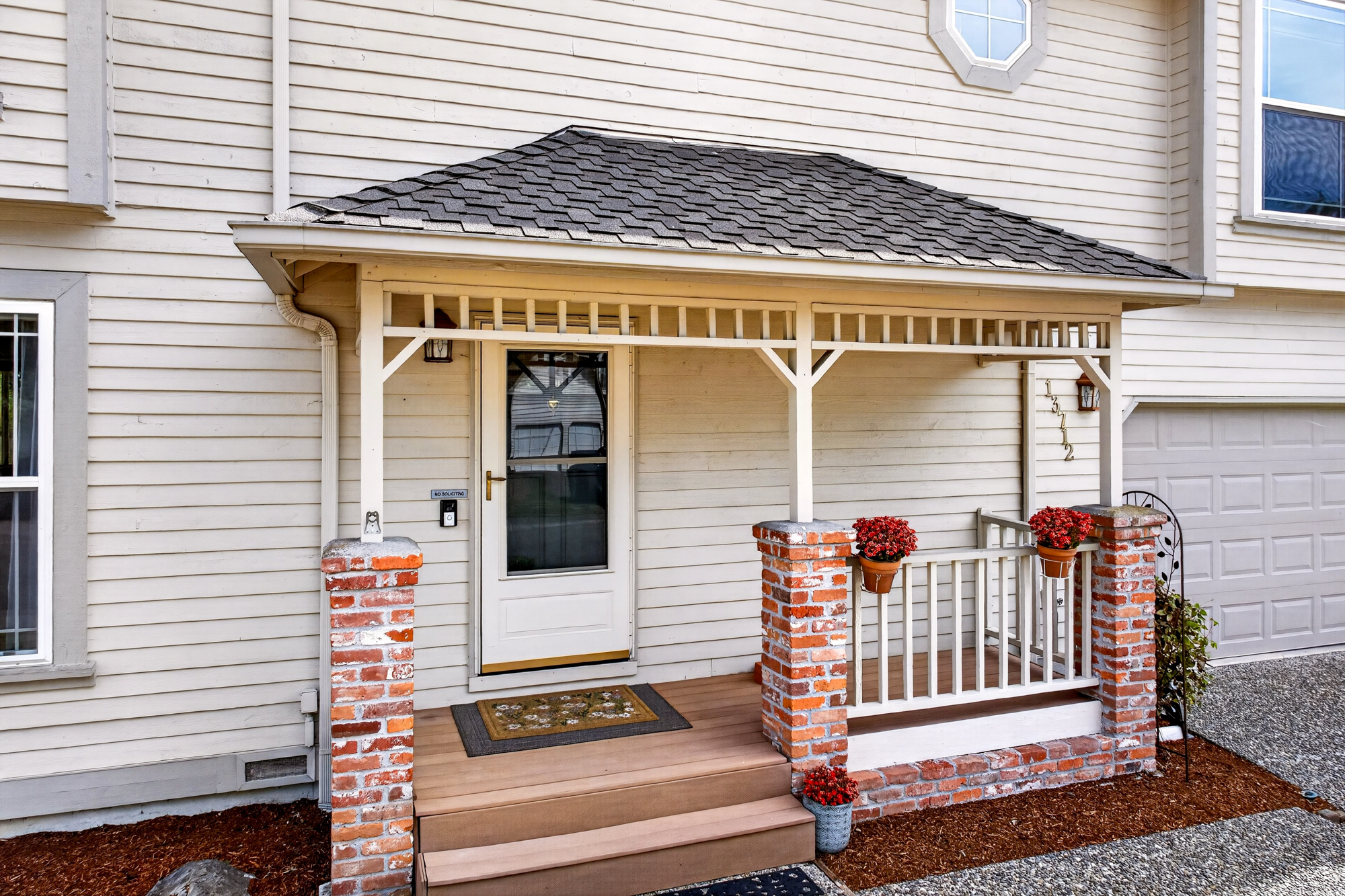 Beautiful Redmond 4-Bedroom Home with Bonus Room Overlooking Greenbelt
