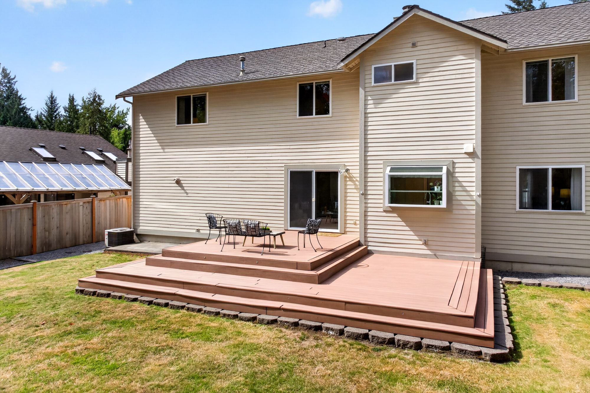 Beautiful Redmond 4-Bedroom Home with Bonus Room Overlooking Greenbelt