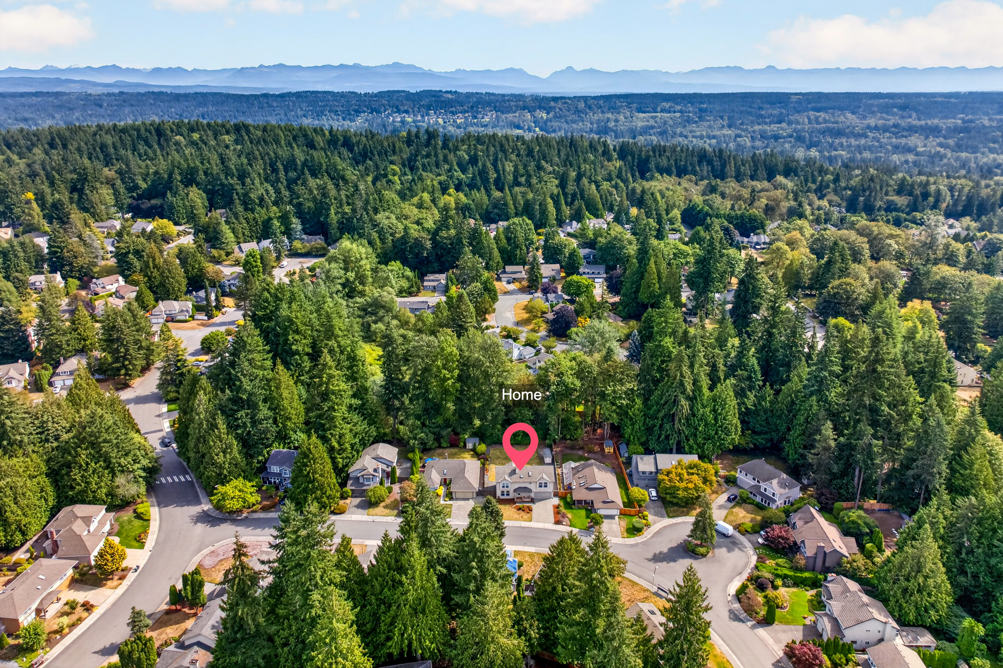 Beautiful Redmond 4-Bedroom Home with Bonus Room Overlooking Greenbelt