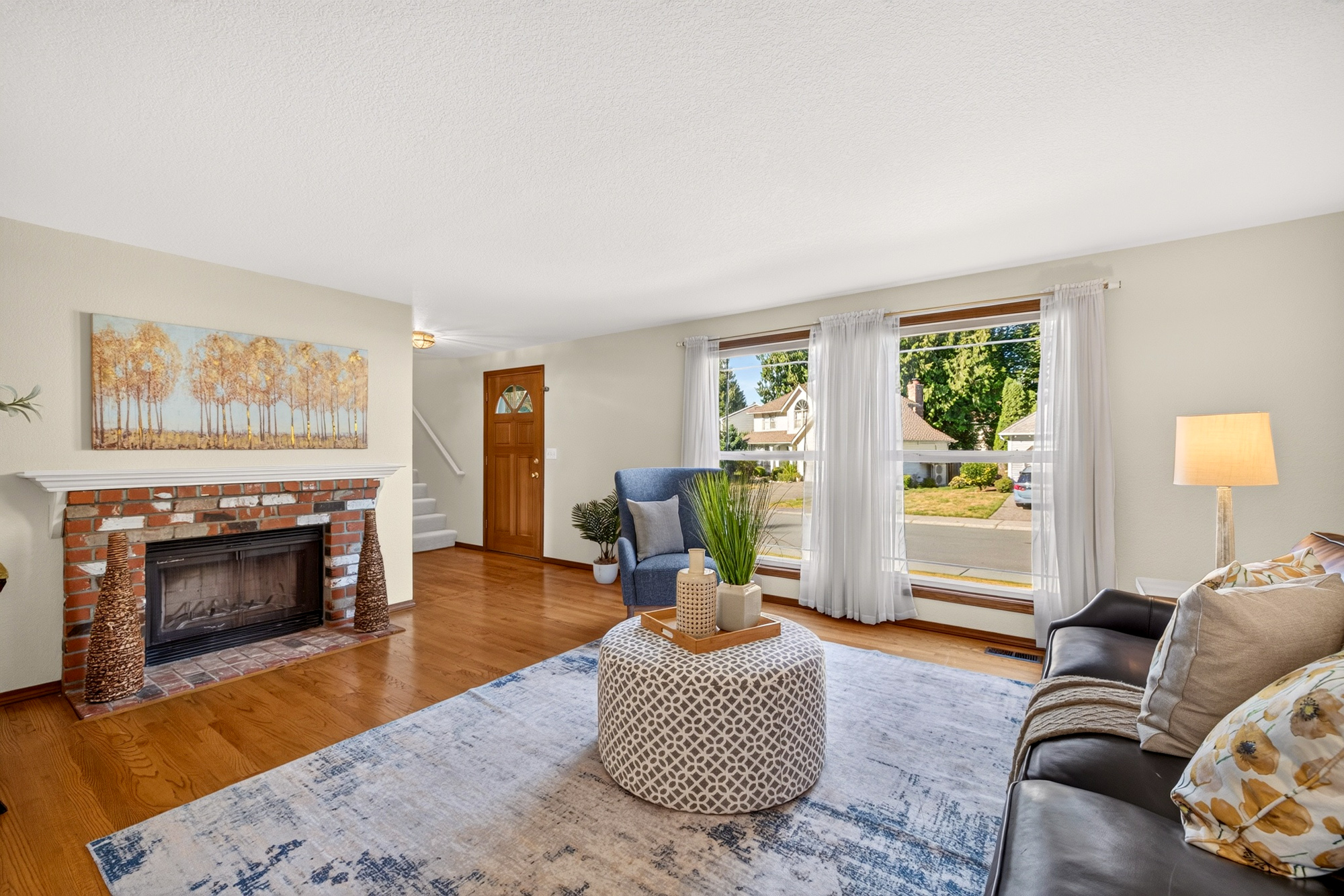 Beautiful Redmond 4-Bedroom Home with Bonus Room Overlooking Greenbelt