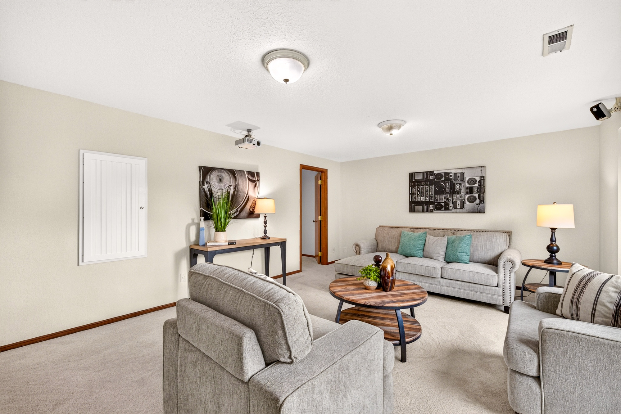 PENDING! Beautiful Redmond 4-Bedroom Home with Bonus Room Overlooking Greenbelt