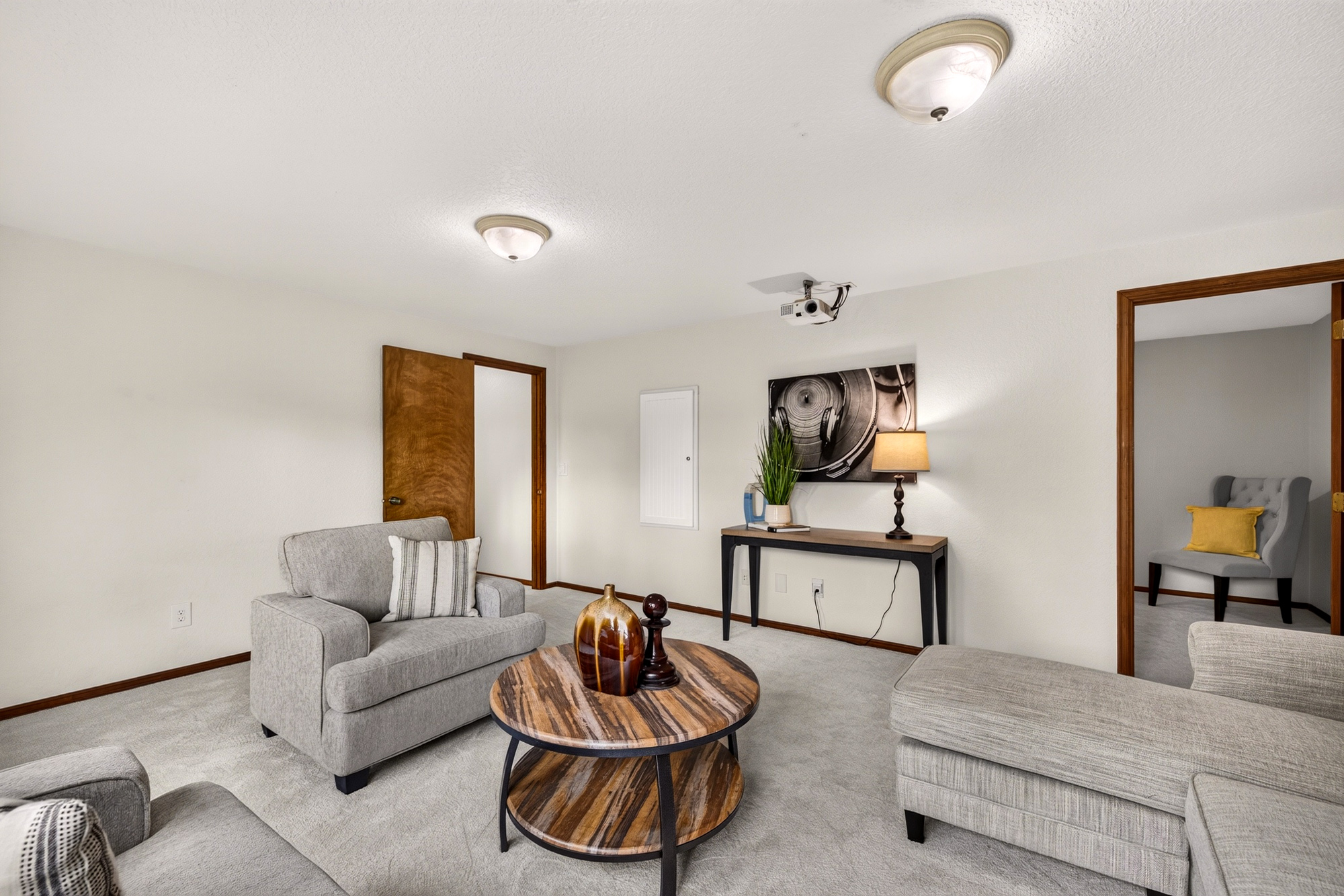 PENDING! Beautiful Redmond 4-Bedroom Home with Bonus Room Overlooking Greenbelt