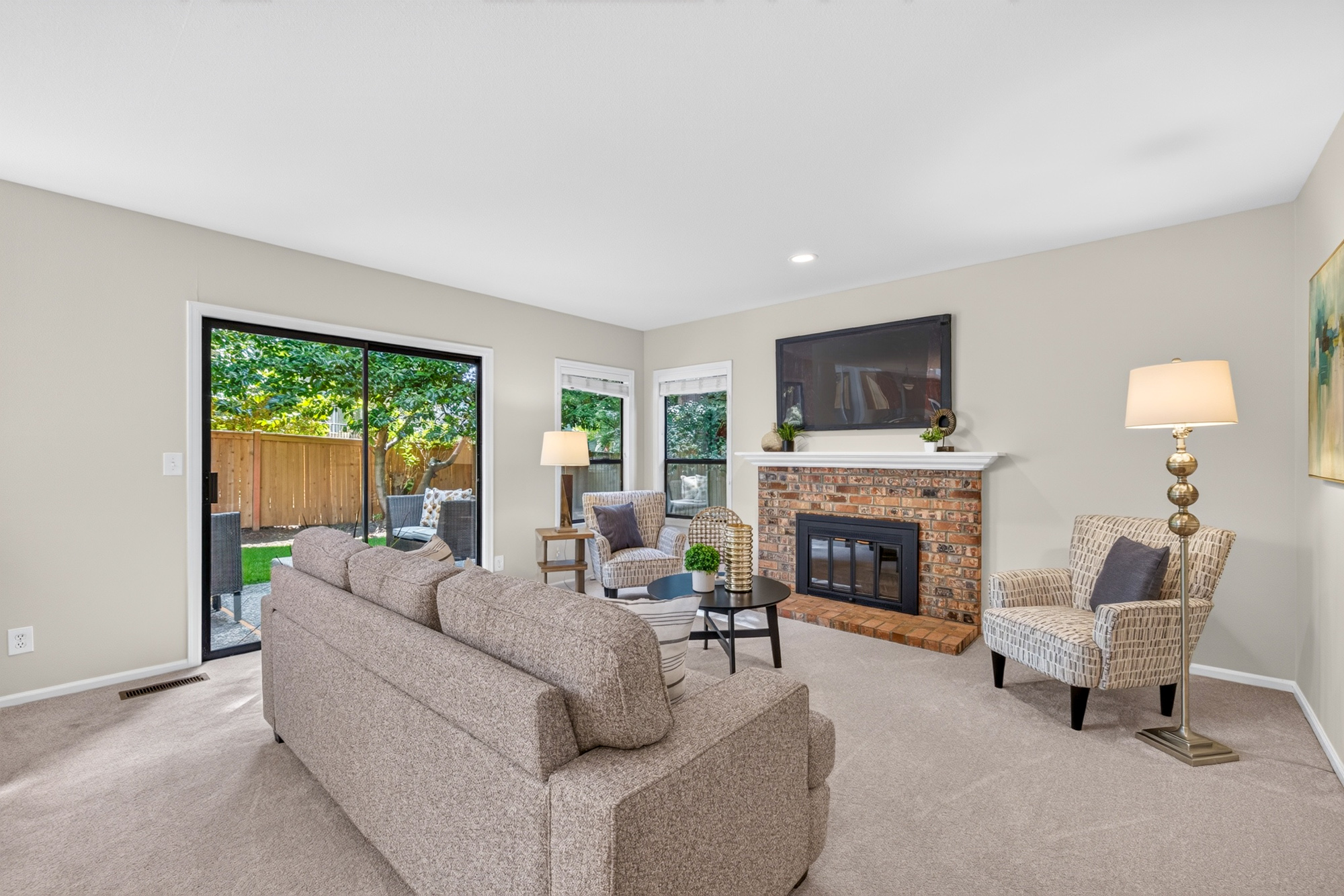 Redmond Two Story, Fully Refreshed Inside and Out with Private Evergreen Backyard
