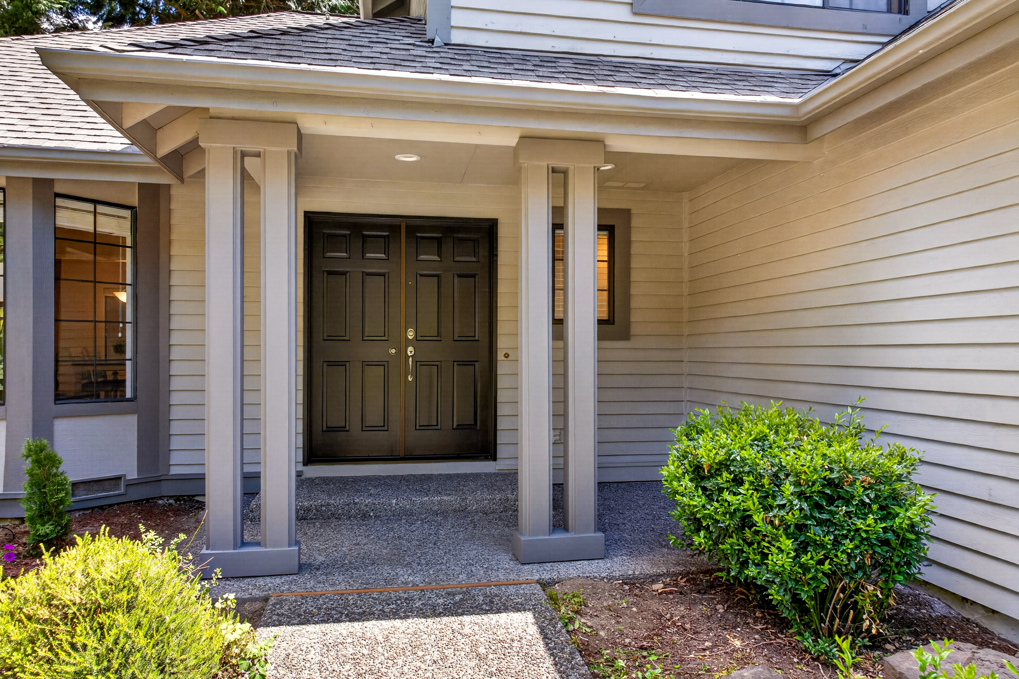 Redmond Two Story, Fully Refreshed Inside and Out with Private Evergreen Backyard