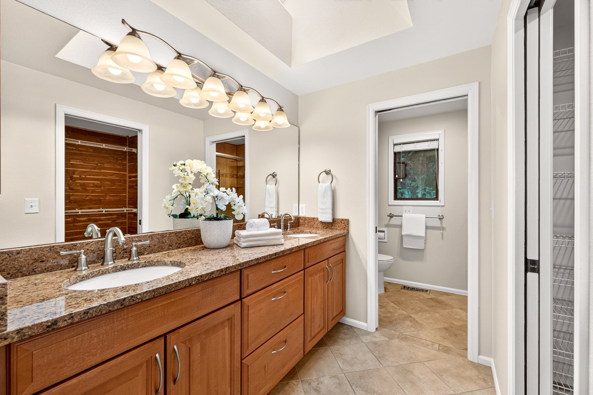 Redmond Two Story, Fully Refreshed Inside and Out with Private Evergreen Backyard
