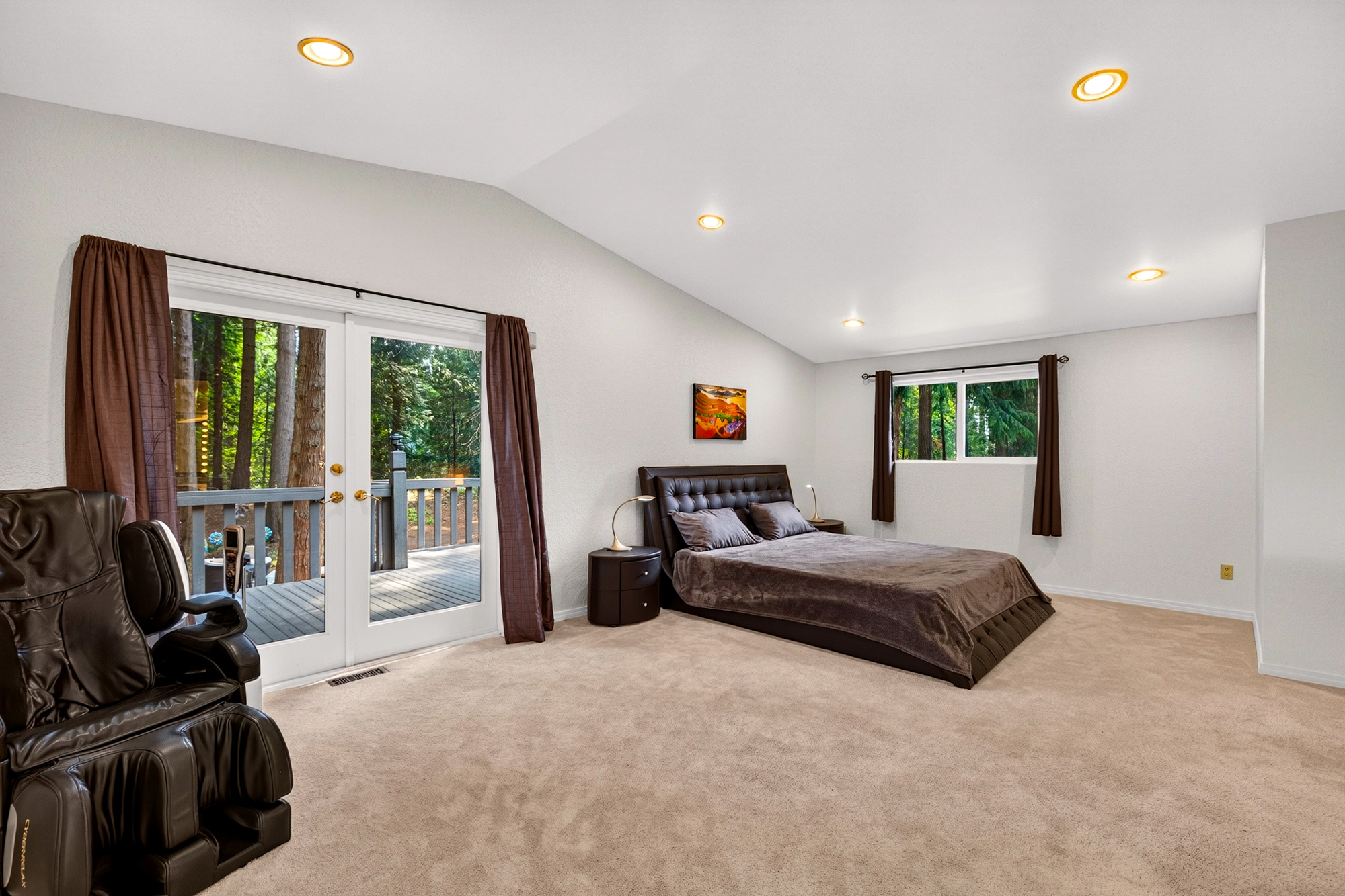 Updated 3 Bedroom Plus Office/Den with MIL Space on 0.84 Private Acres in Woodinville