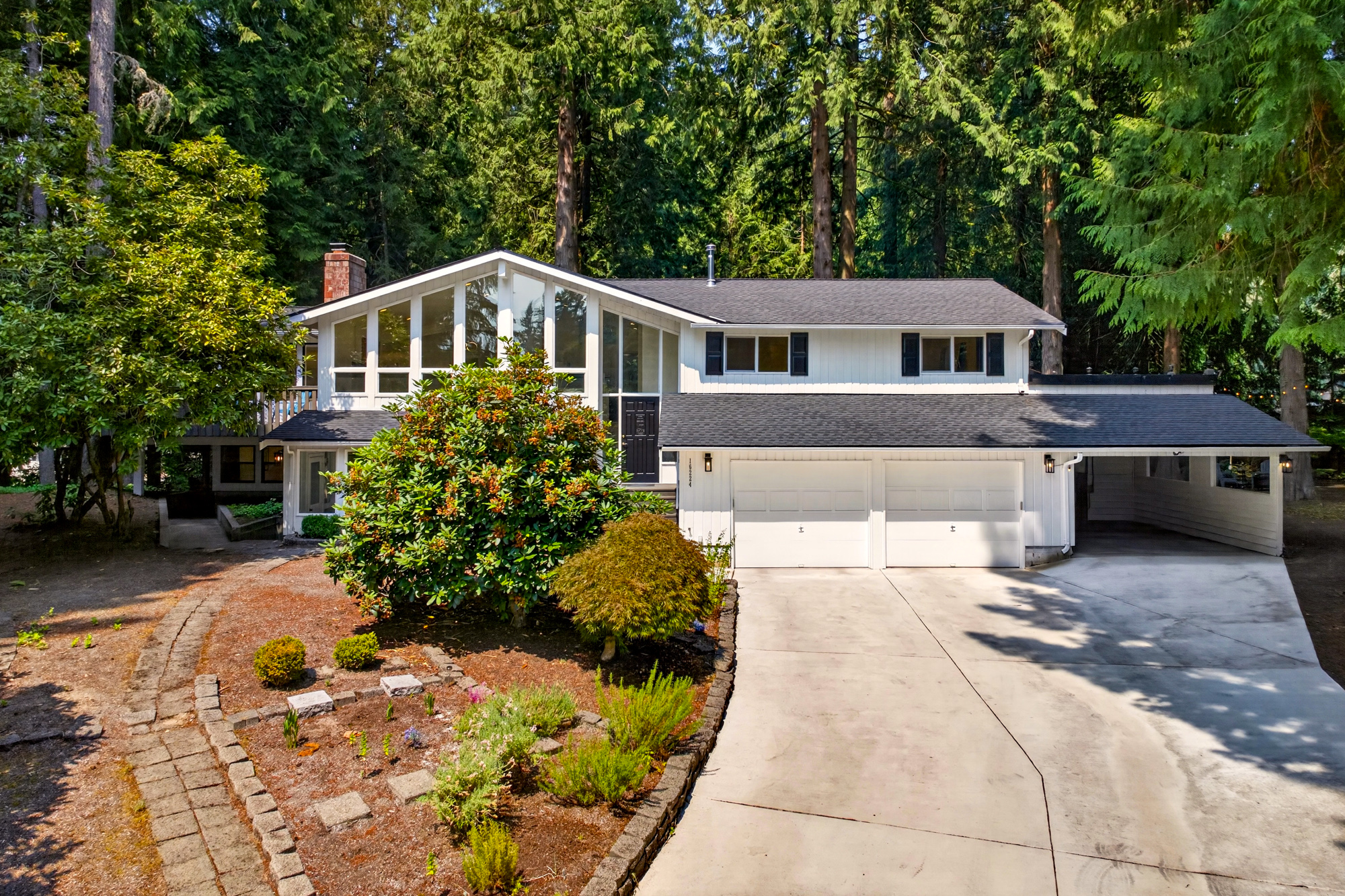 Updated 3 Bedroom Plus Office/Den with MIL Space on 0.84 Private Acres in Woodinville