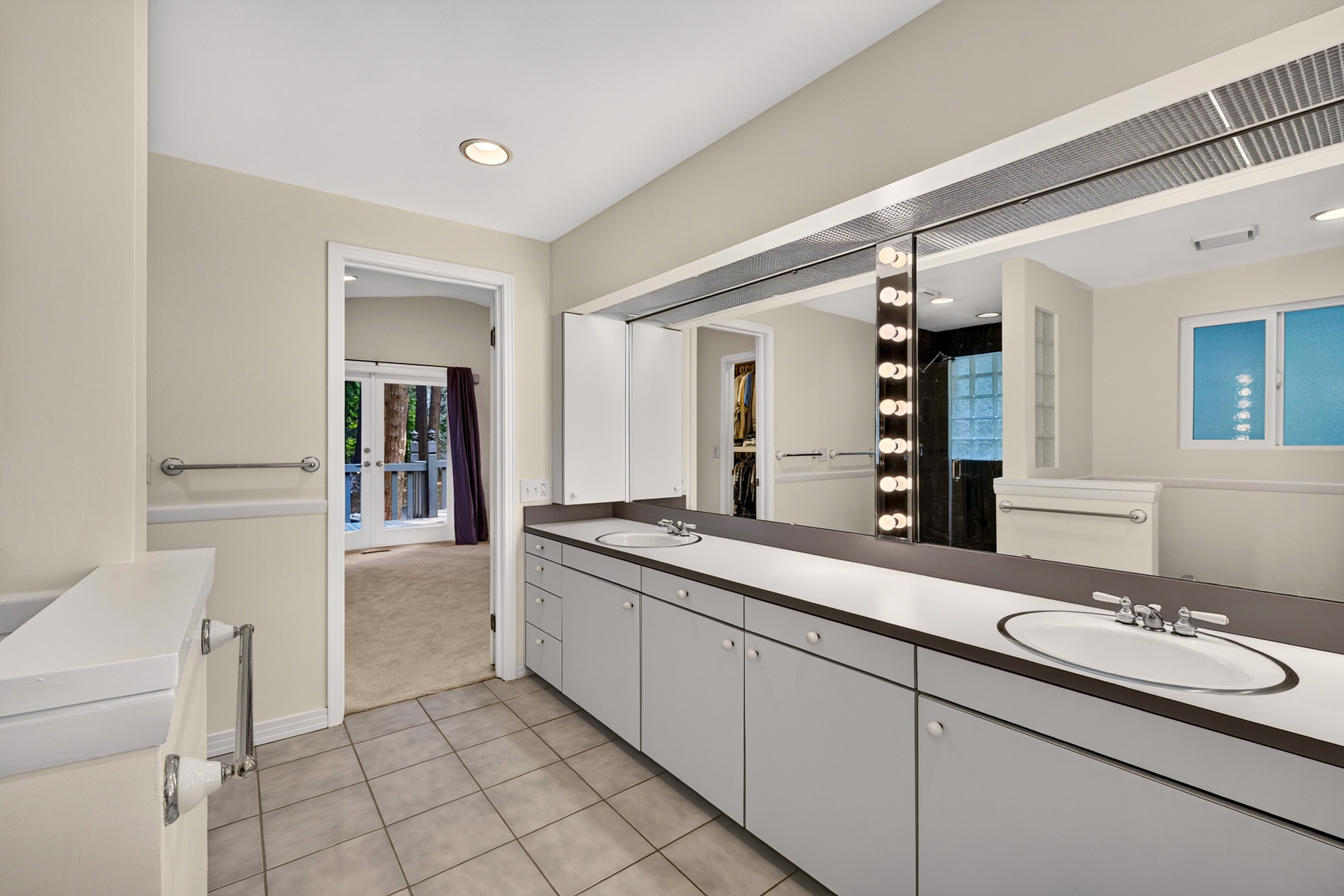 Updated 3 Bedroom Plus Office/Den with MIL Space on 0.84 Private Acres in Woodinville