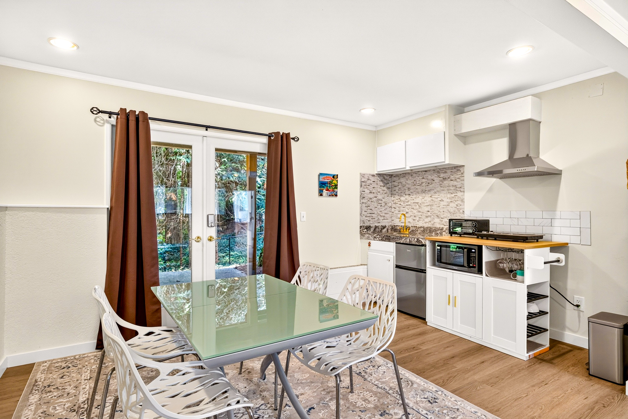 Updated 3 Bedroom Plus Office/Den with MIL Space on 0.84 Private Acres in Woodinville