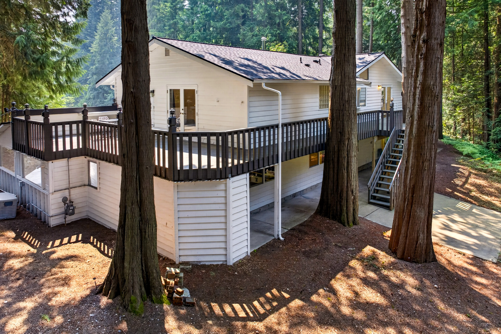 Updated 3 Bedroom Plus Office/Den with MIL Space on 0.84 Private Acres in Woodinville