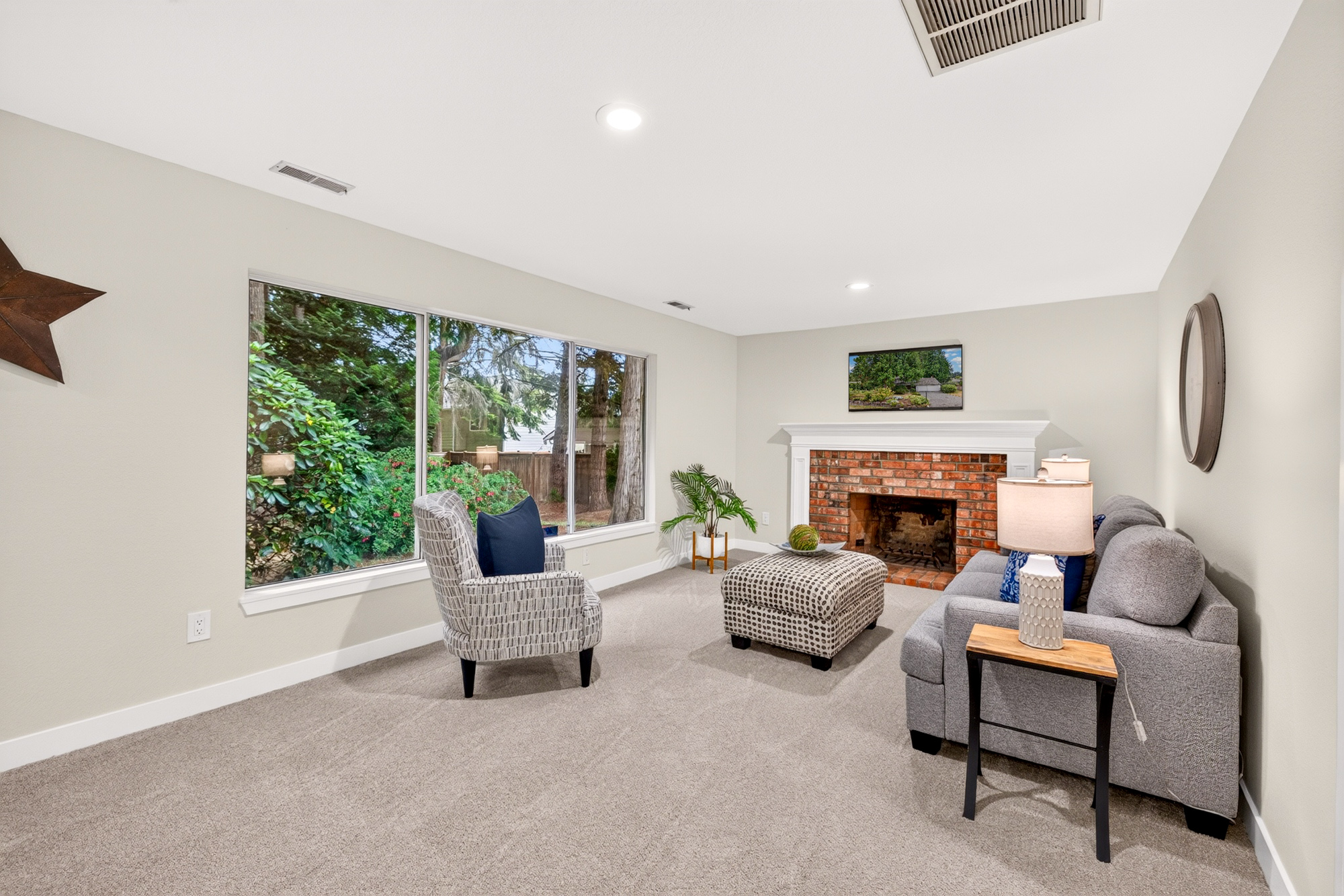 Just Listed on English Hill in Redmond: Fully Remodeled Redmond Two Story