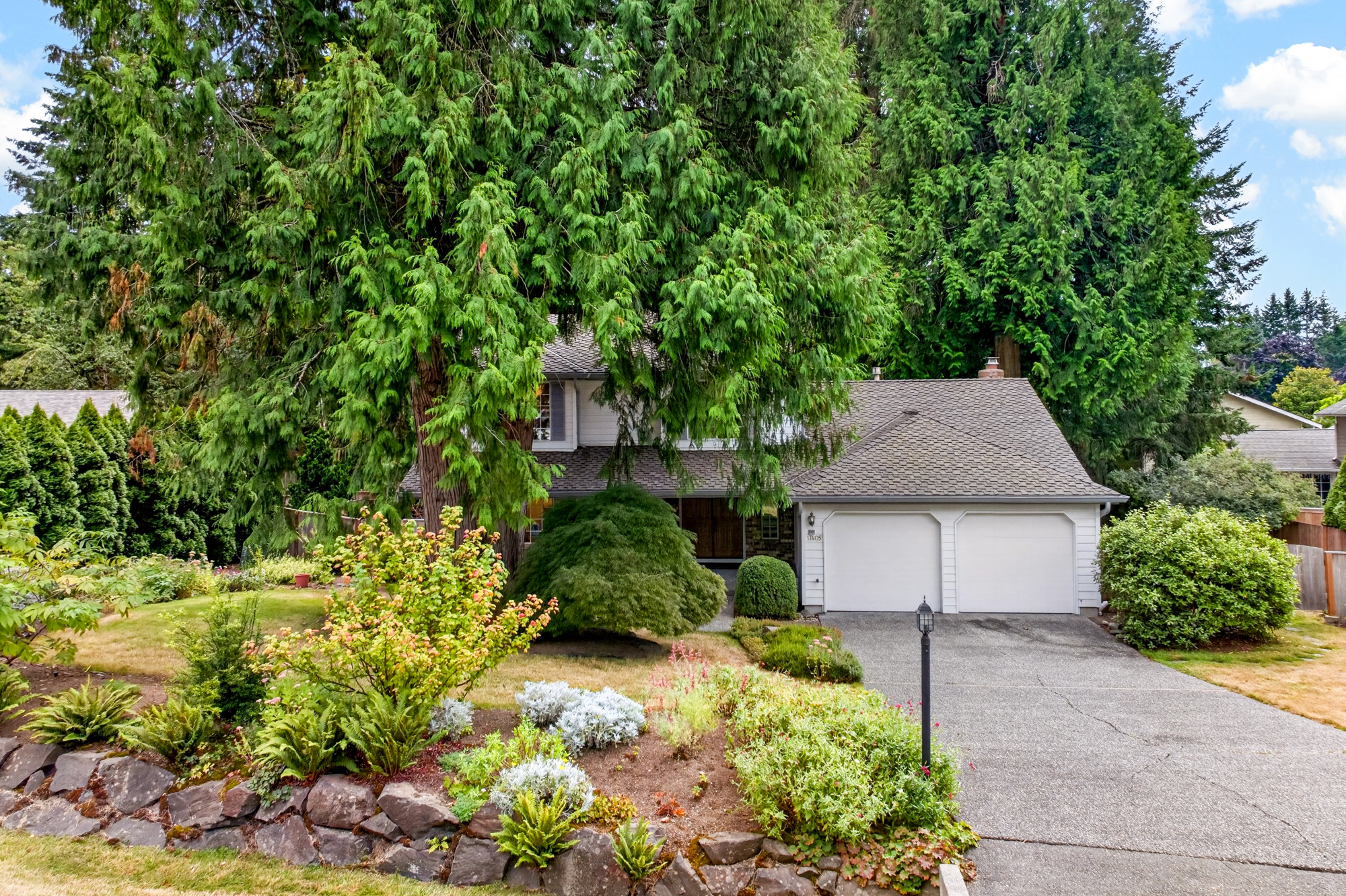 Just Listed on English Hill in Redmond: Fully Remodeled Redmond Two Story