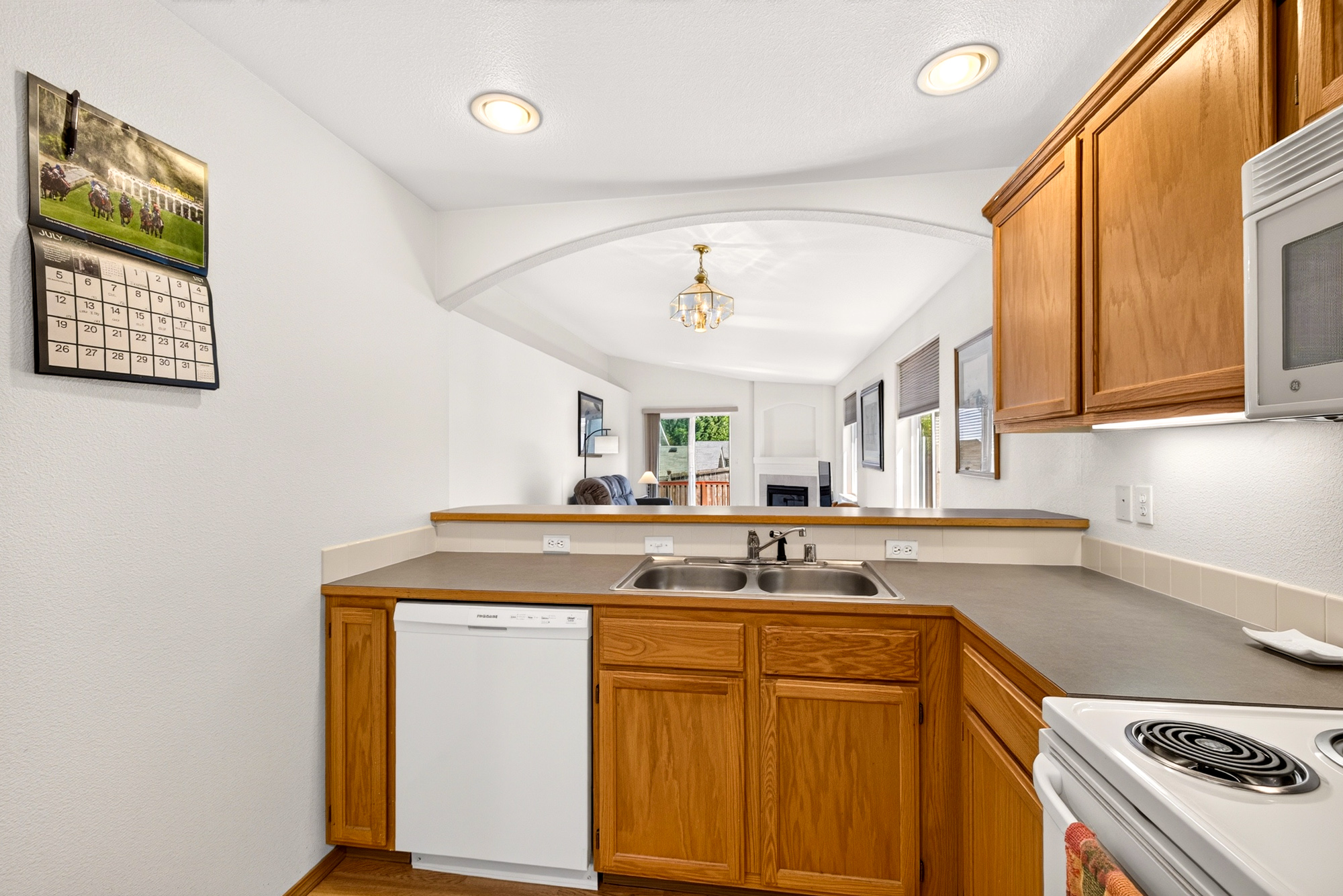 Move-In Ready in Lynnwood: New Furnace, New Water Heater, Newer Roof