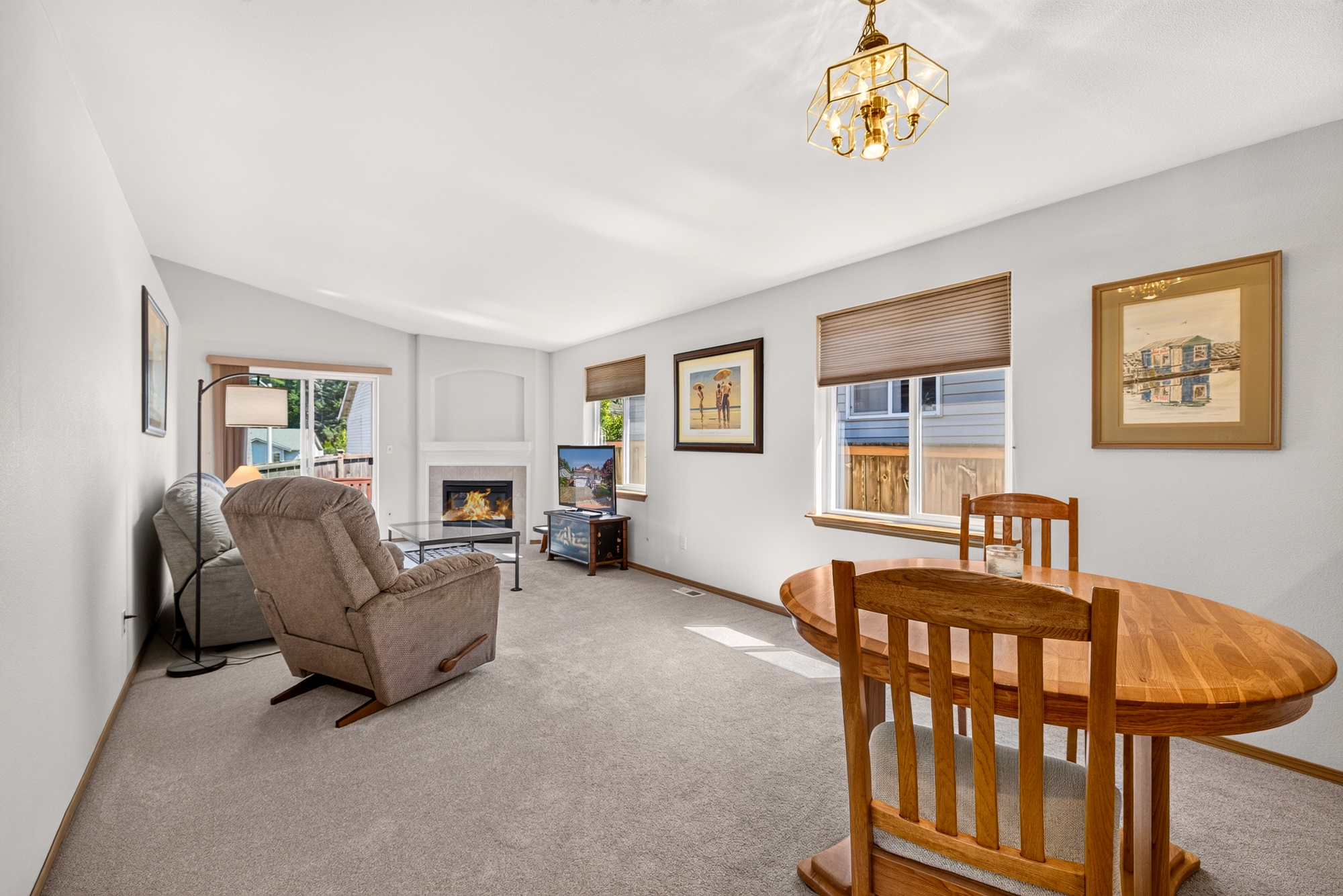 Move-In Ready in Lynnwood: New Furnace, New Water Heater, Newer Roof