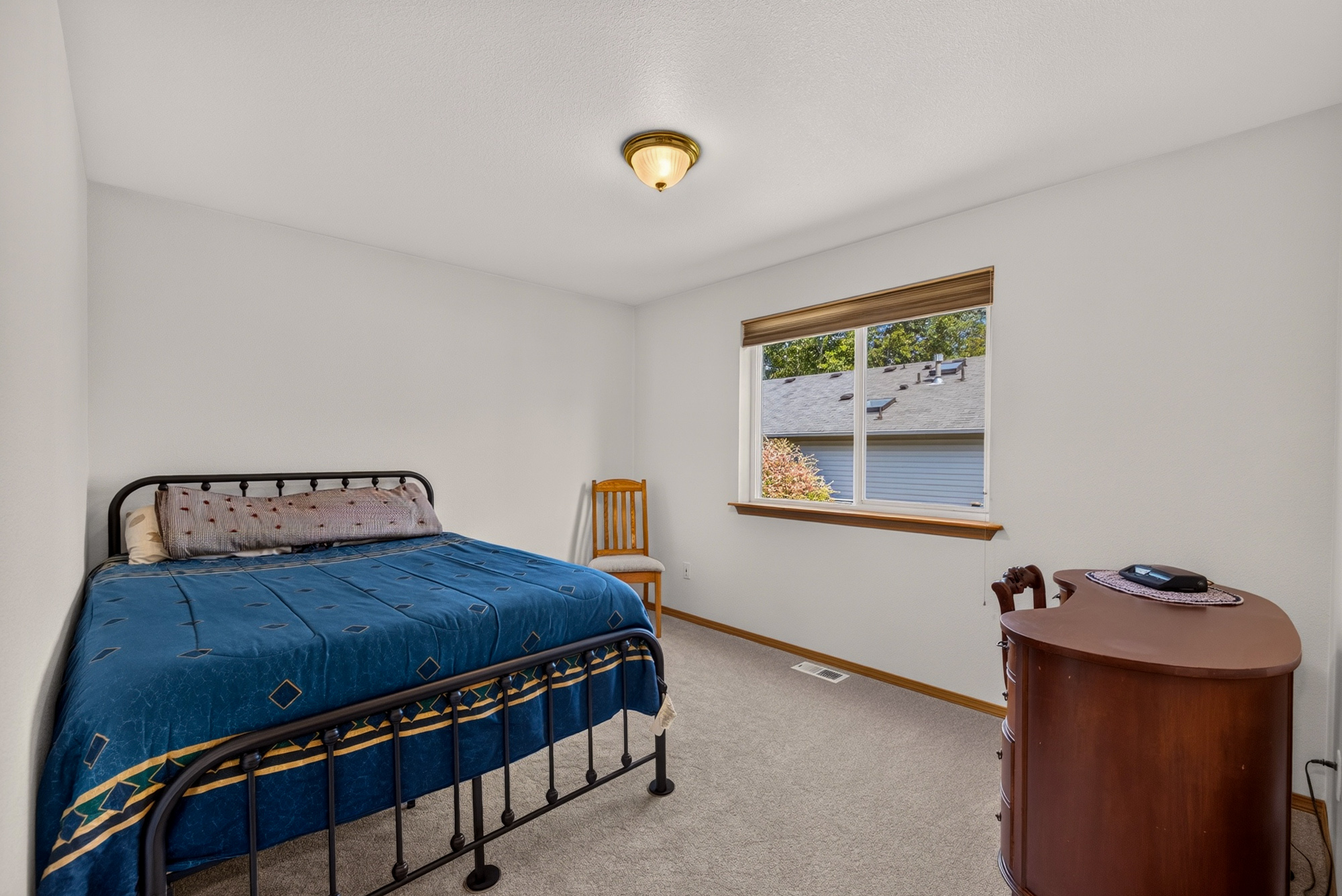 Move-In Ready in Lynnwood: New Furnace, New Water Heater, Newer Roof