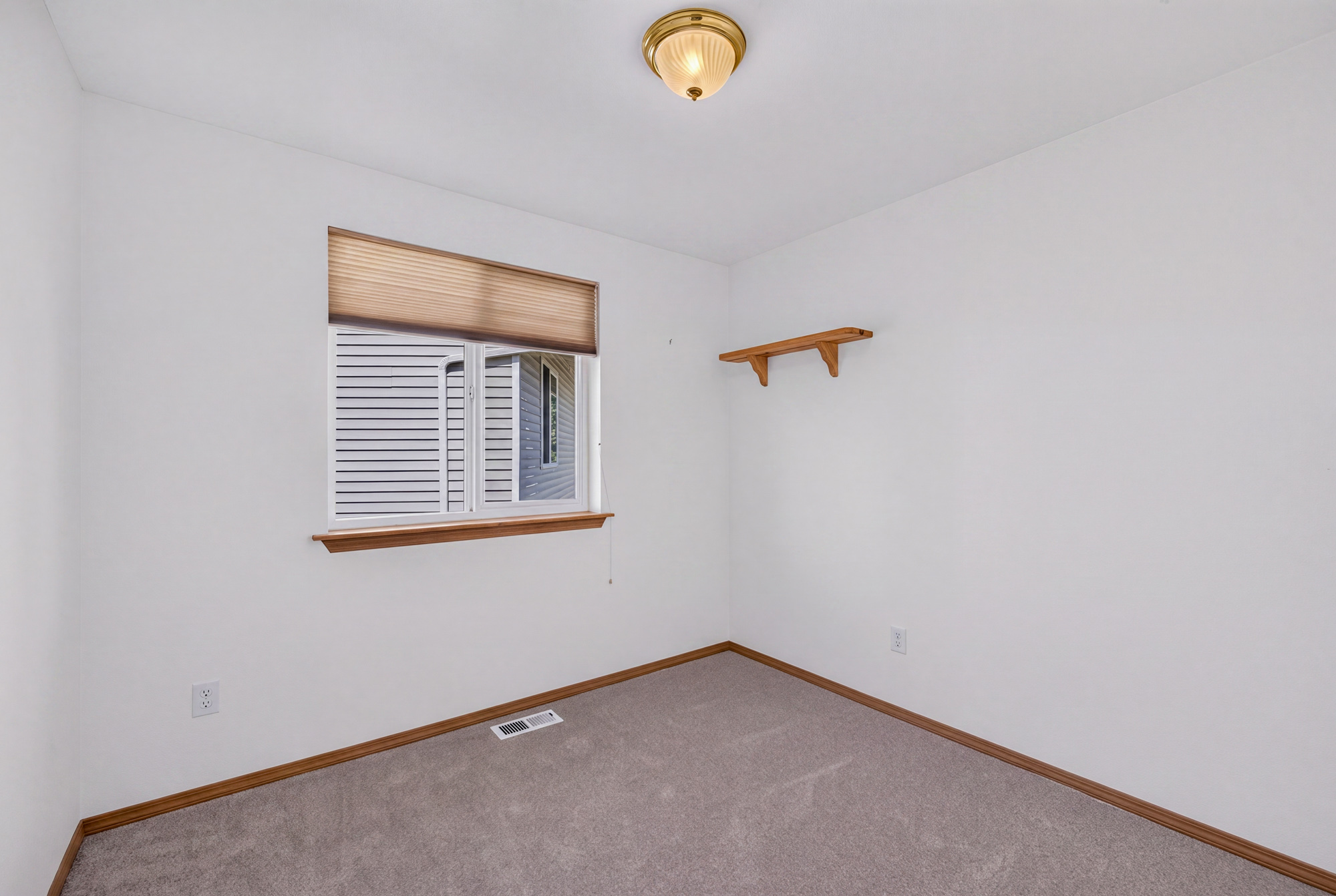Move-In Ready in Lynnwood: New Furnace, New Water Heater, Newer Roof
