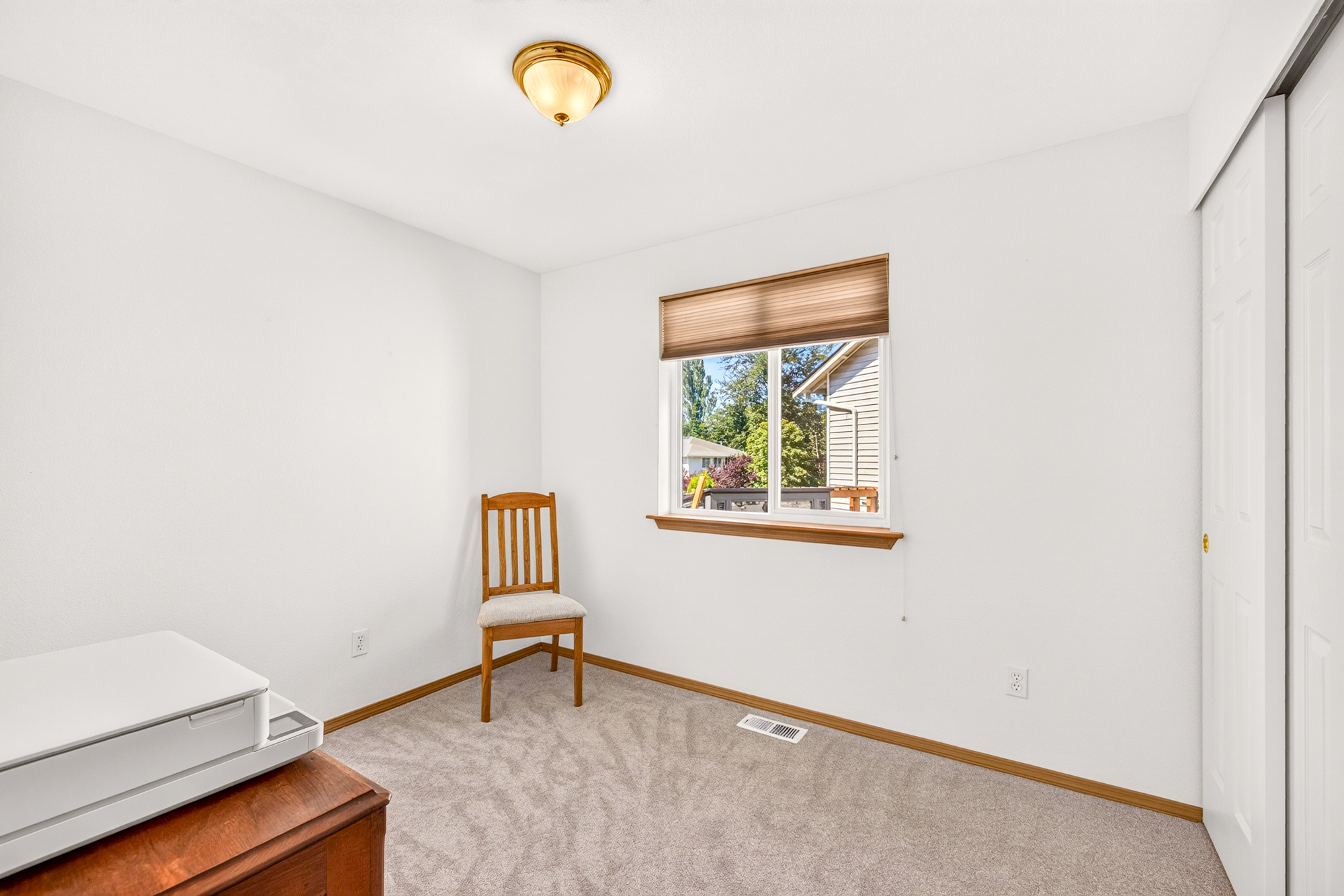 Move-In Ready in Lynnwood: New Furnace, New Water Heater, Newer Roof