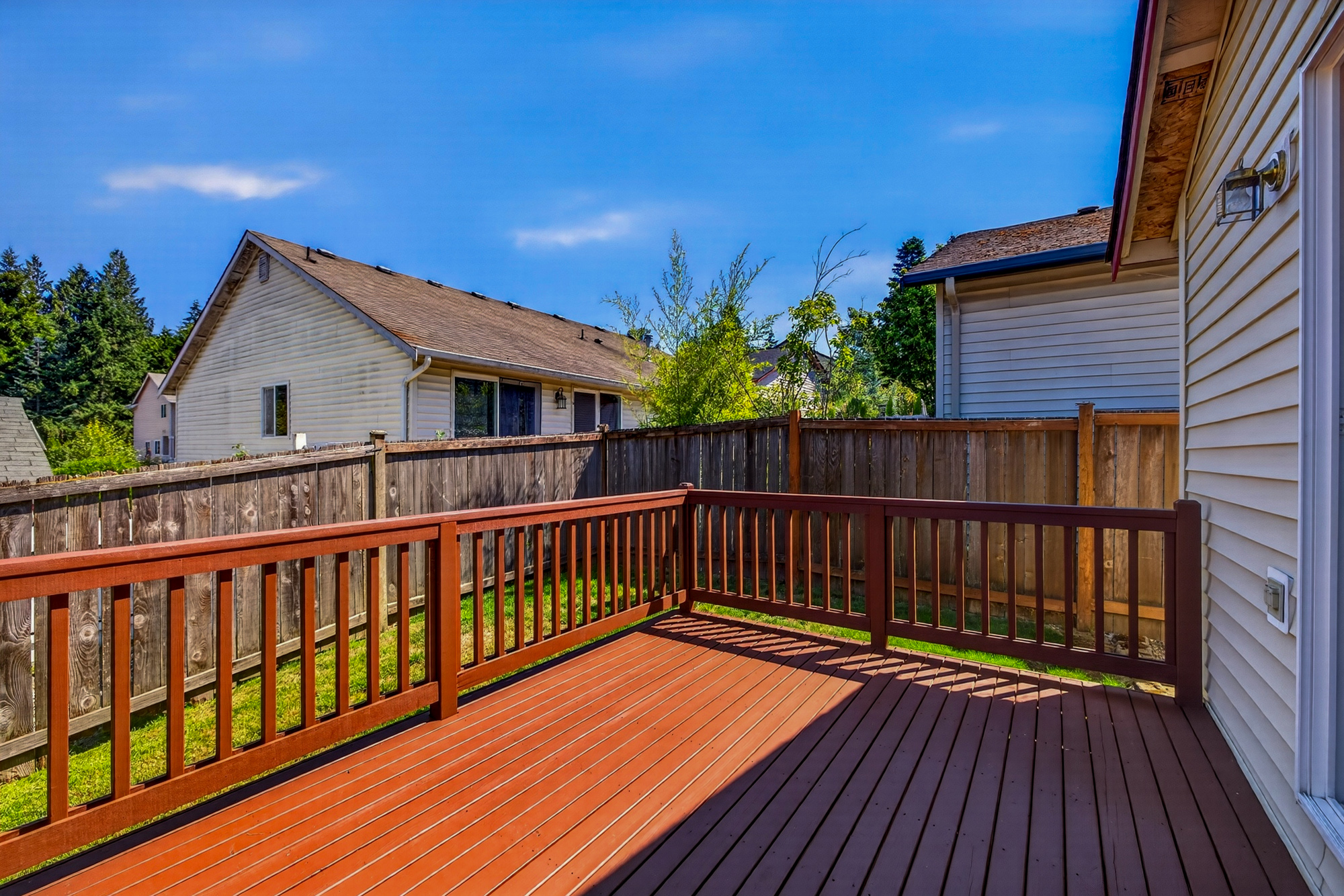 Move-In Ready in Lynnwood: New Furnace, New Water Heater, Newer Roof