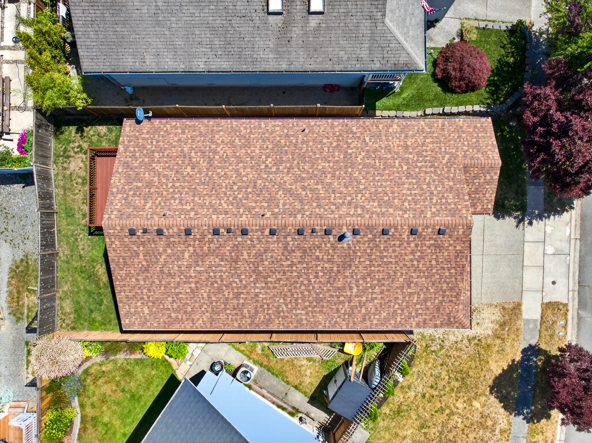 Move-In Ready in Lynnwood: New Furnace, New Water Heater, Newer Roof