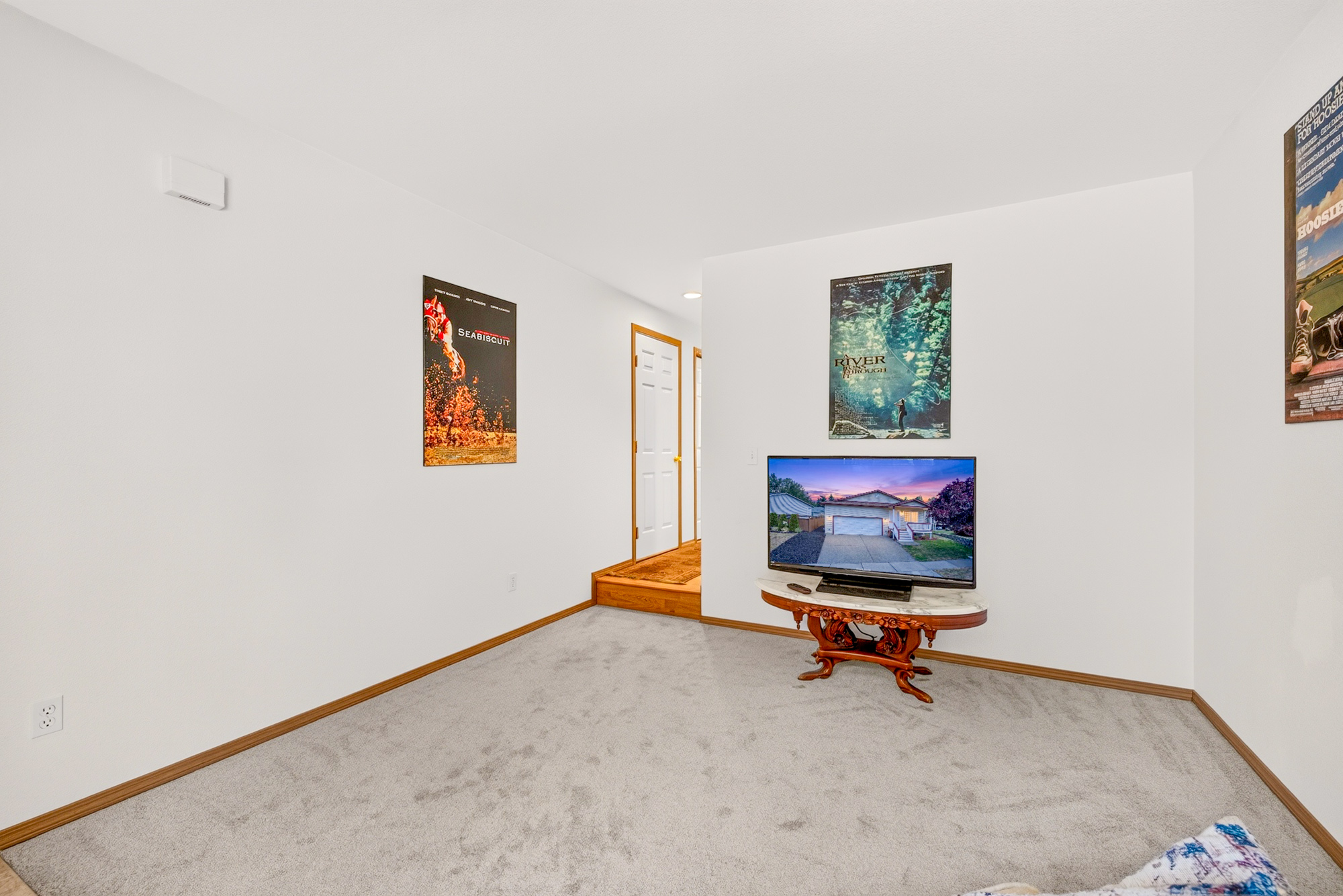 Move-In Ready in Lynnwood: New Furnace, New Water Heater, Newer Roof