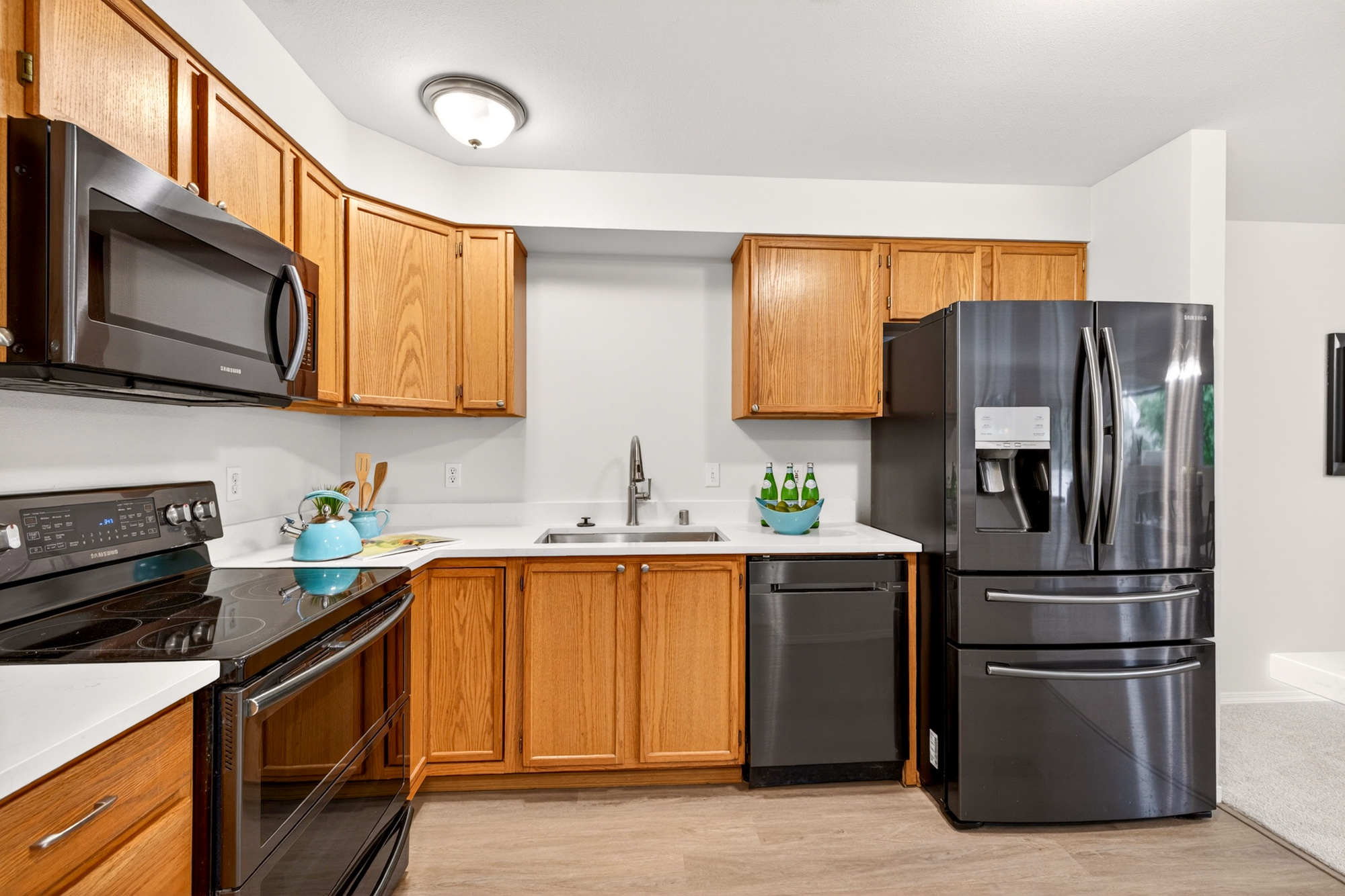 Move-In Ready Condo in Lake Stevens: New Flooring, Updated Baths, Attached Garage