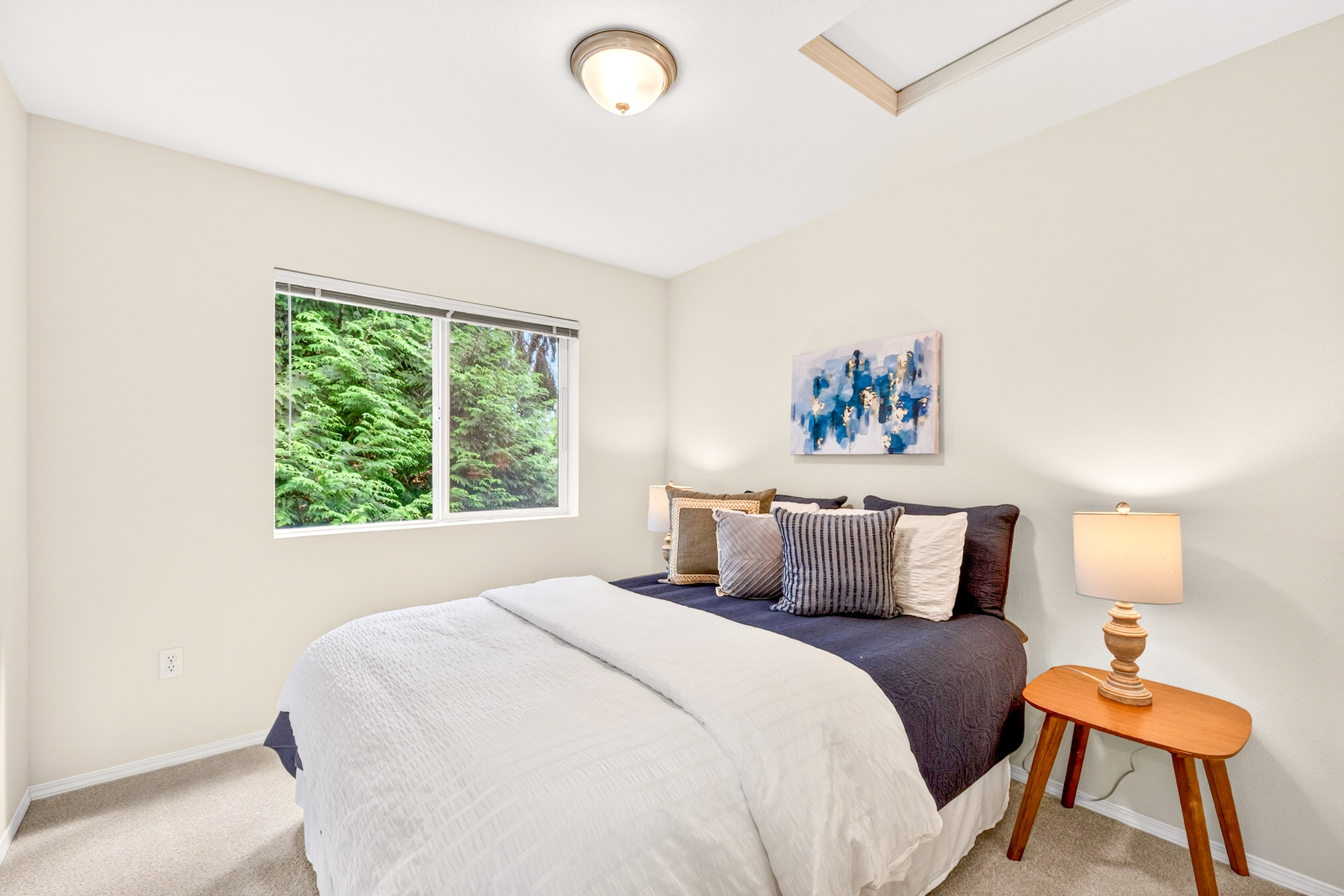 Move-In Ready Condo in Lake Stevens: New Flooring, Updated Baths, Attached Garage