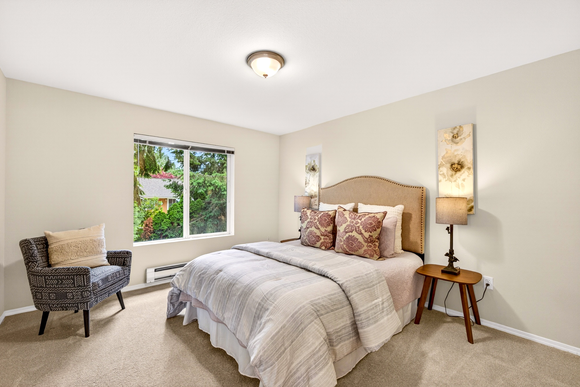 Move-In Ready Condo in Lake Stevens: New Flooring, Updated Baths, Attached Garage