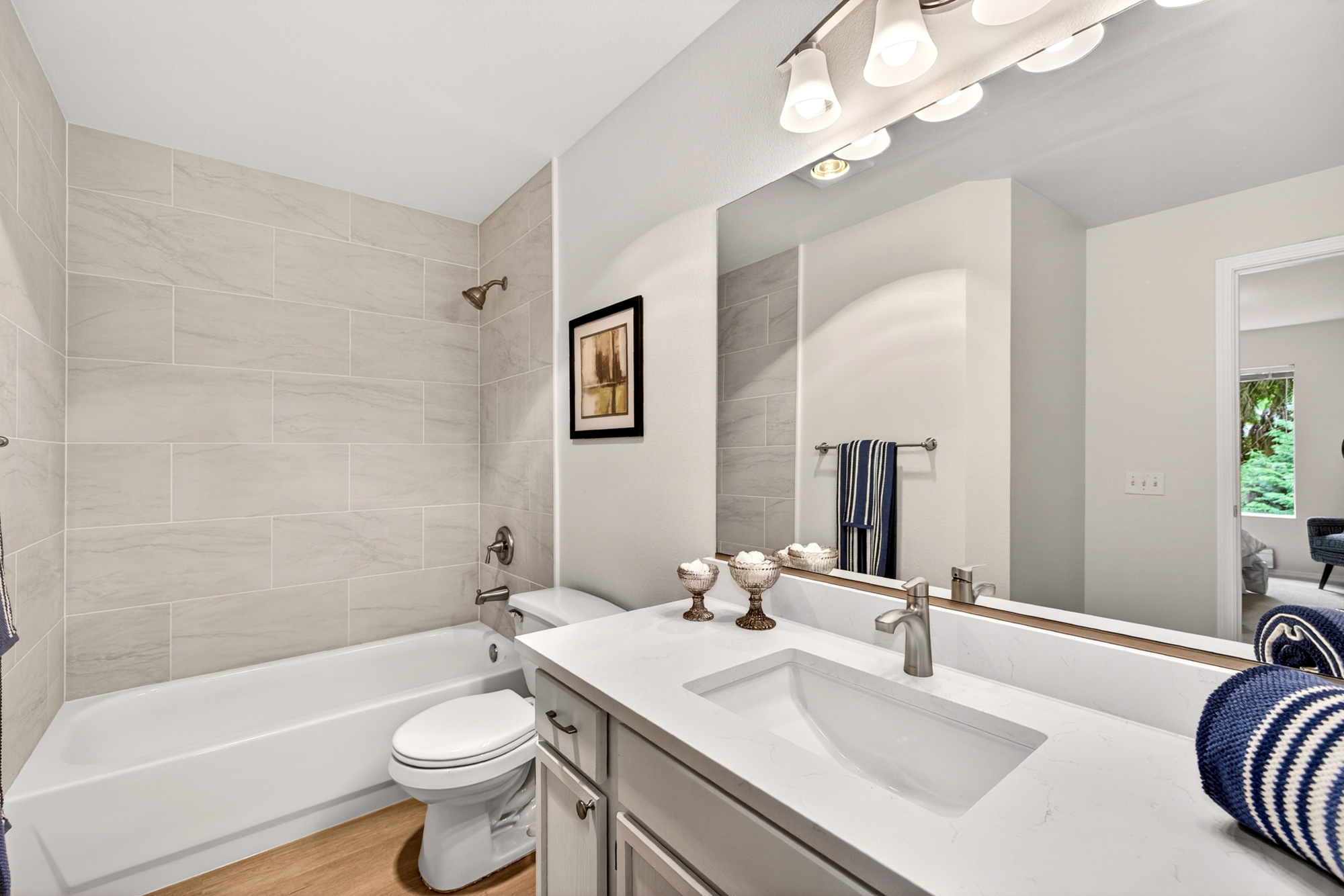 Move-In Ready Condo in Lake Stevens: New Flooring, Updated Baths, Attached Garage