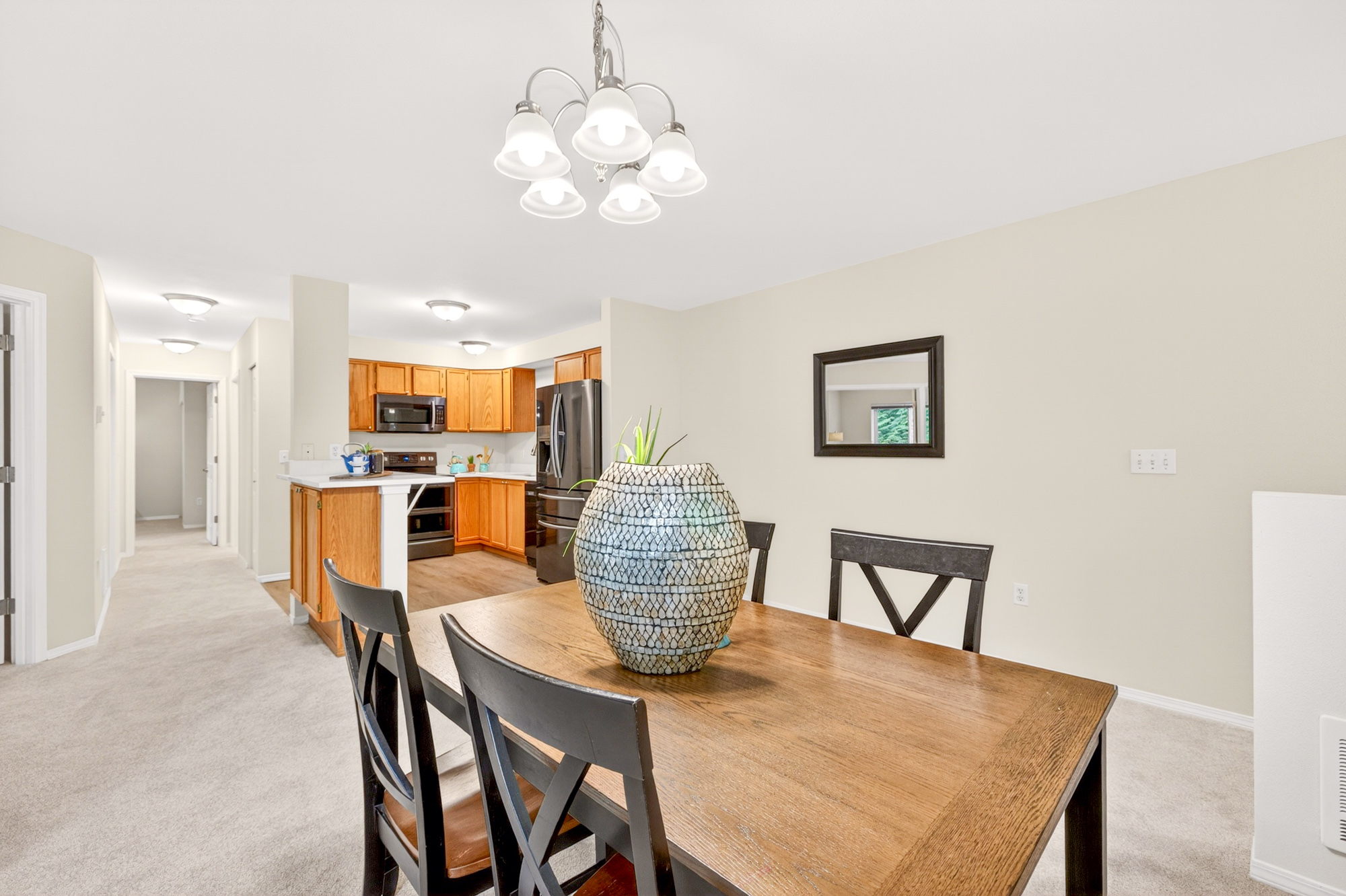 Move-In Ready Condo in Lake Stevens: New Flooring, Updated Baths, Attached Garage