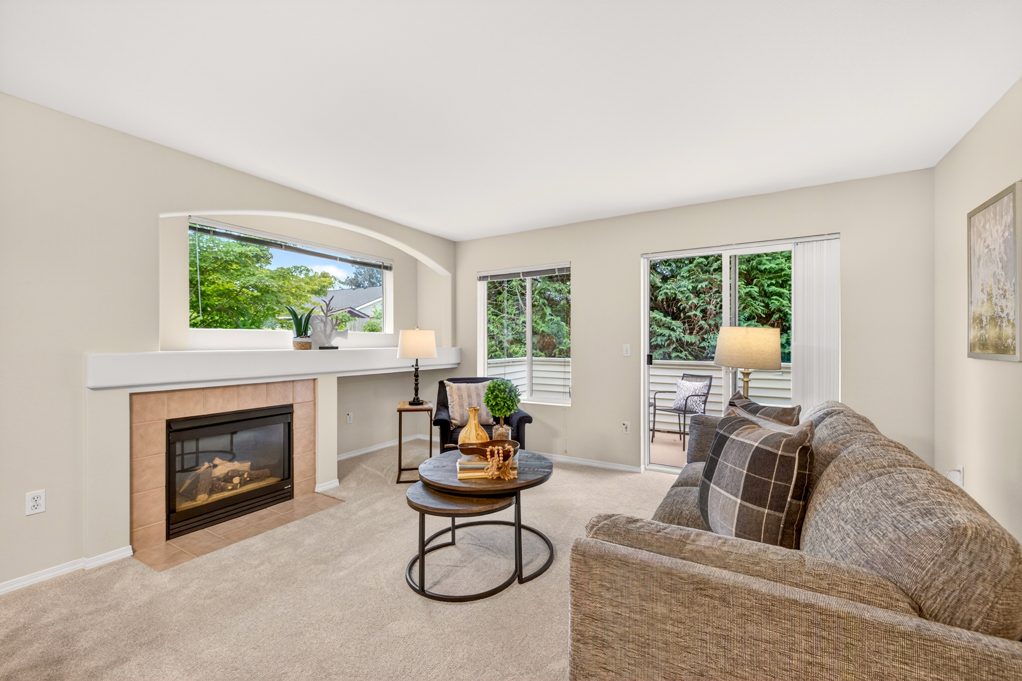 Move-In Ready Condo in Lake Stevens: New Flooring, Updated Baths, Attached Garage